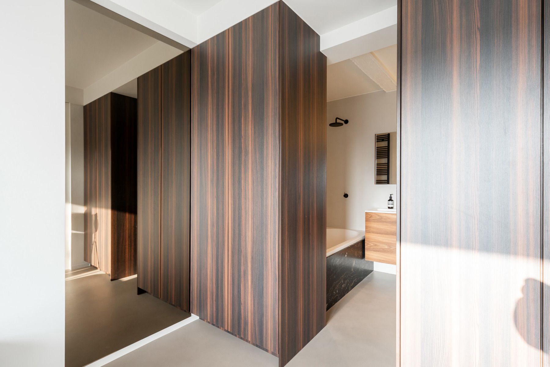 Bemeubeld luxeappartement aan Theaterbuurt foto 11