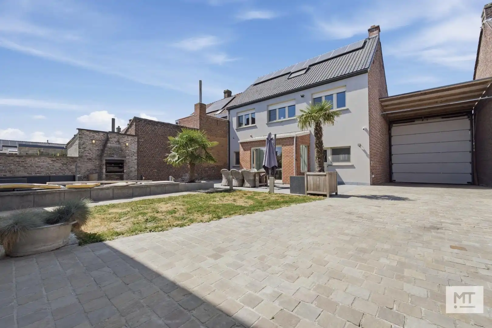 Ruime, instapklare woning met loods in het centrum van Wervik foto 7