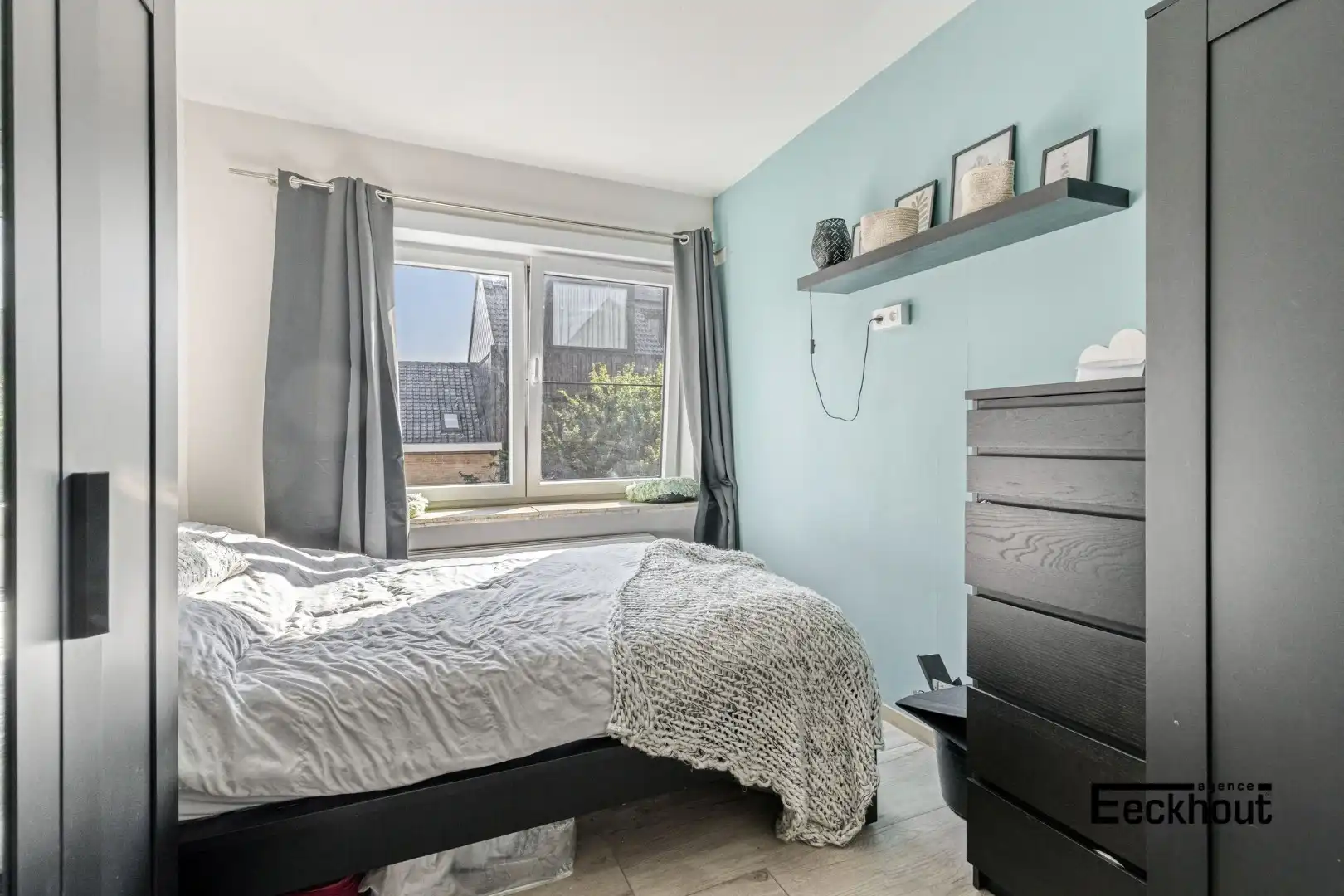 Instapklaar appartement met terras en 2 slaapkamers op gunstige ligging. foto 11
