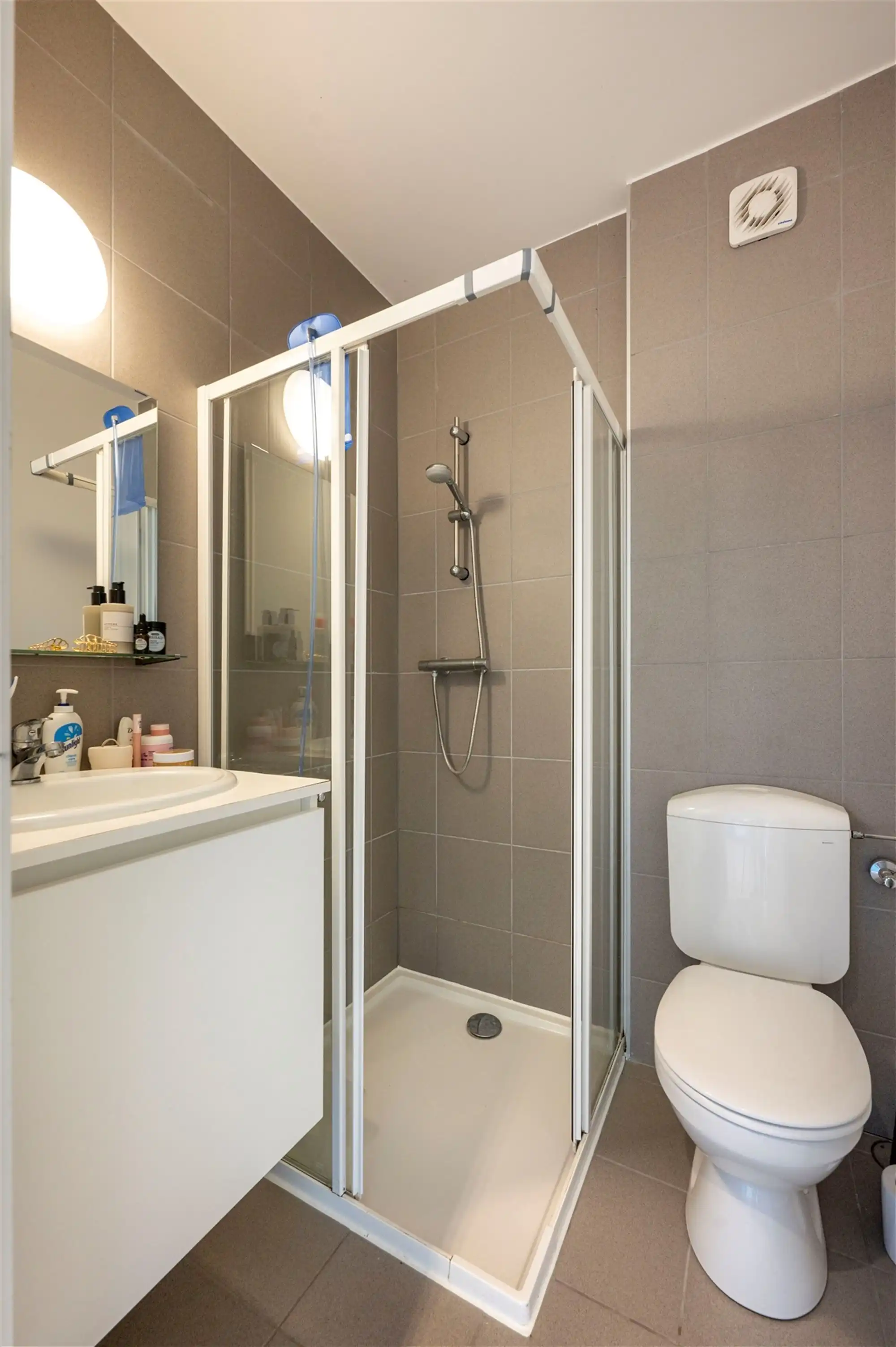 Studentenkamer met eigen sanitair op het Eilandje! foto 4