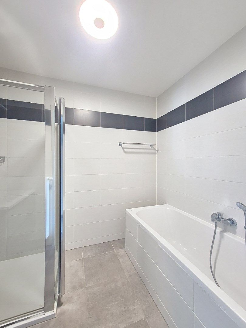 Appartement met 2 slpks en garage foto 11