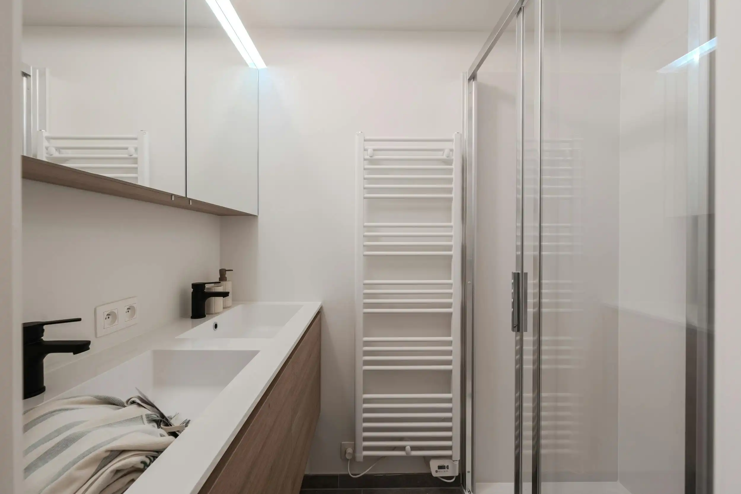 Gerenoveerd appartement te koop met zijdelings zeezicht! foto 18