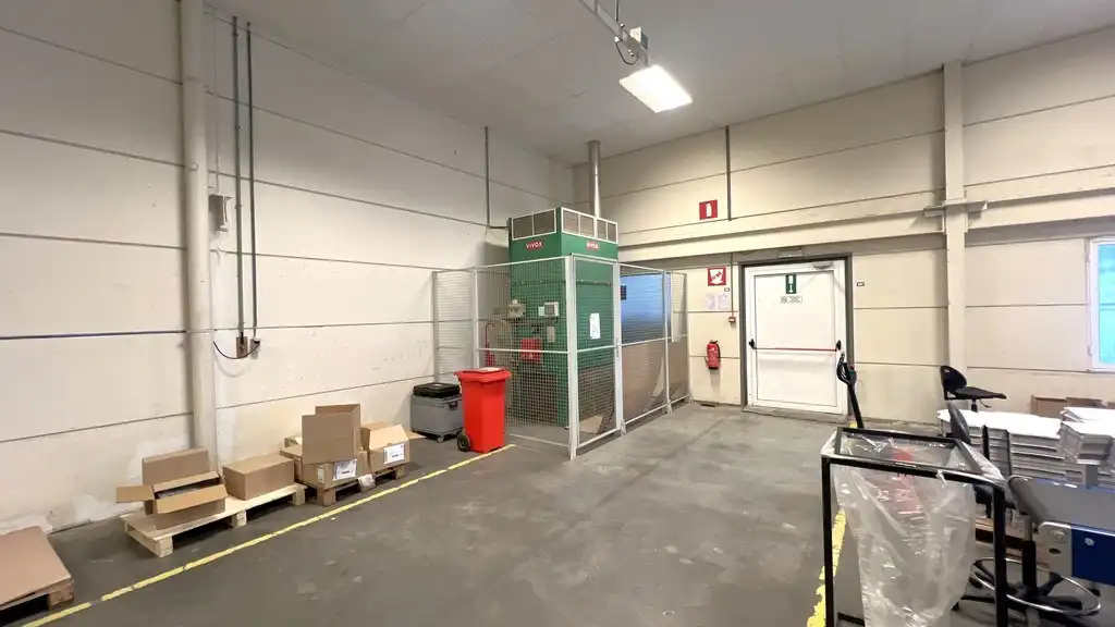 Magazijn met sociale ruimtes te huur in Industriepark-Drongen foto 7