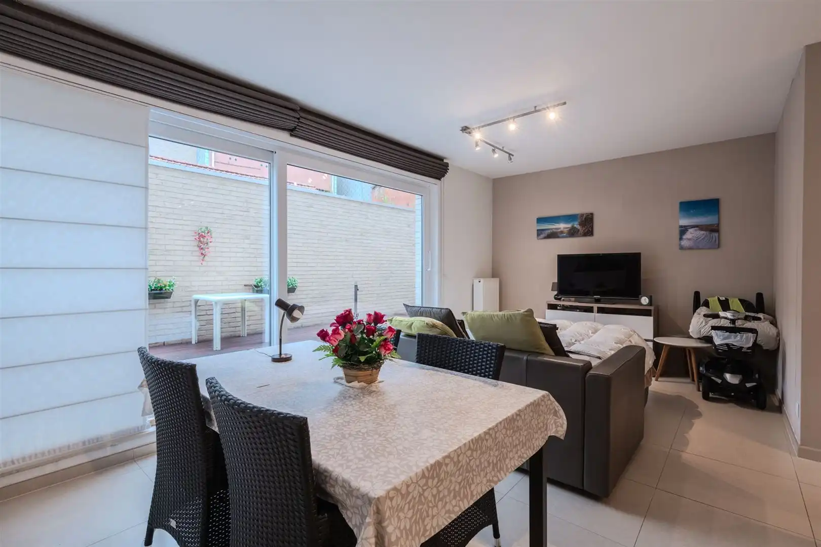 1 slaapkamer appartement in recent gebouw foto 8