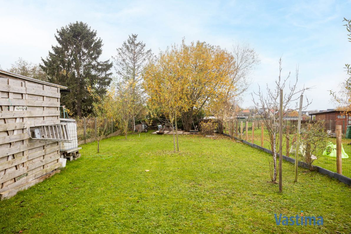 Instapklare woning met 3 slaapkamers, dubbele garage en grote tuin foto 24