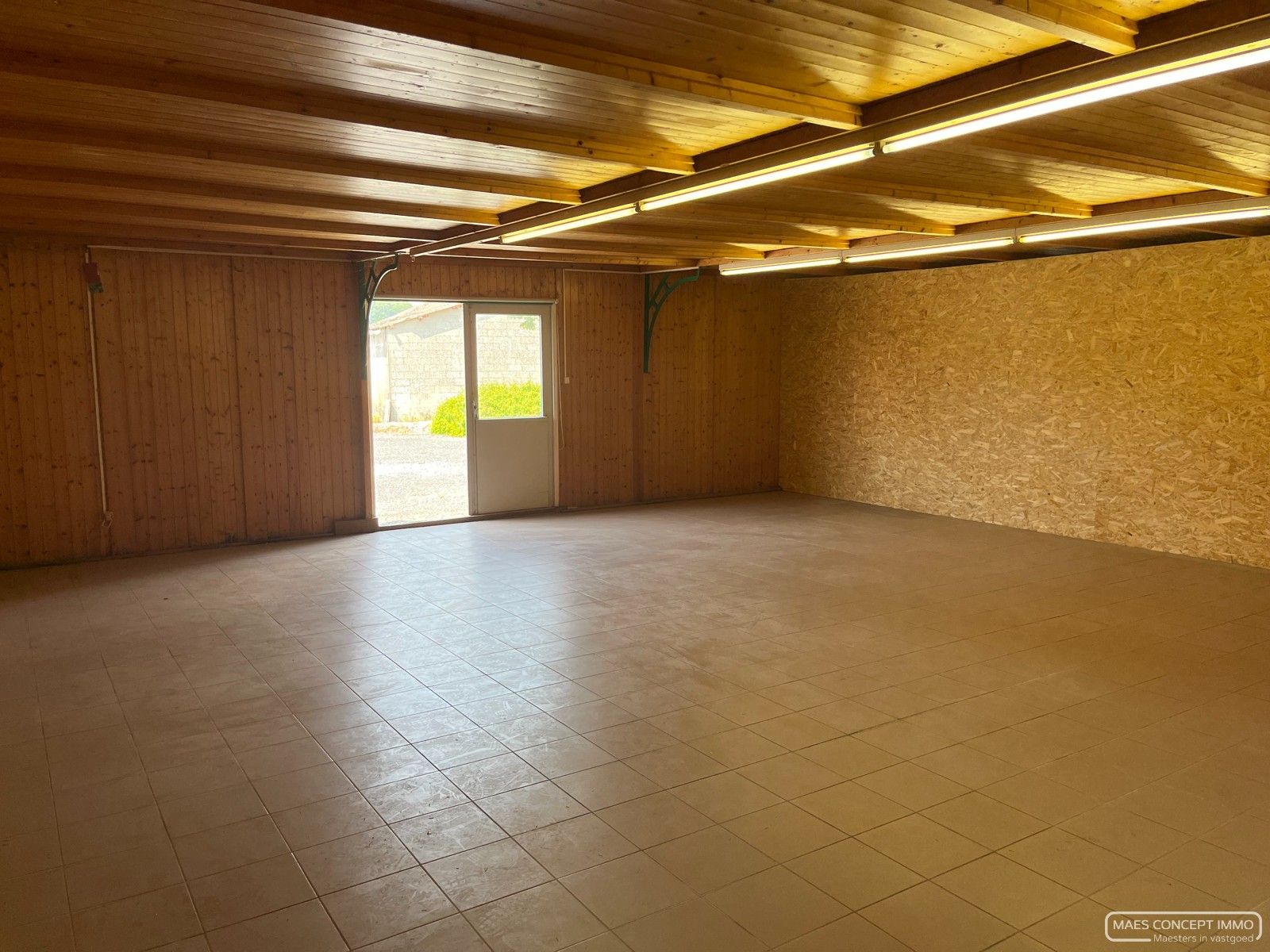 Loods te huur in Tiegem foto 4