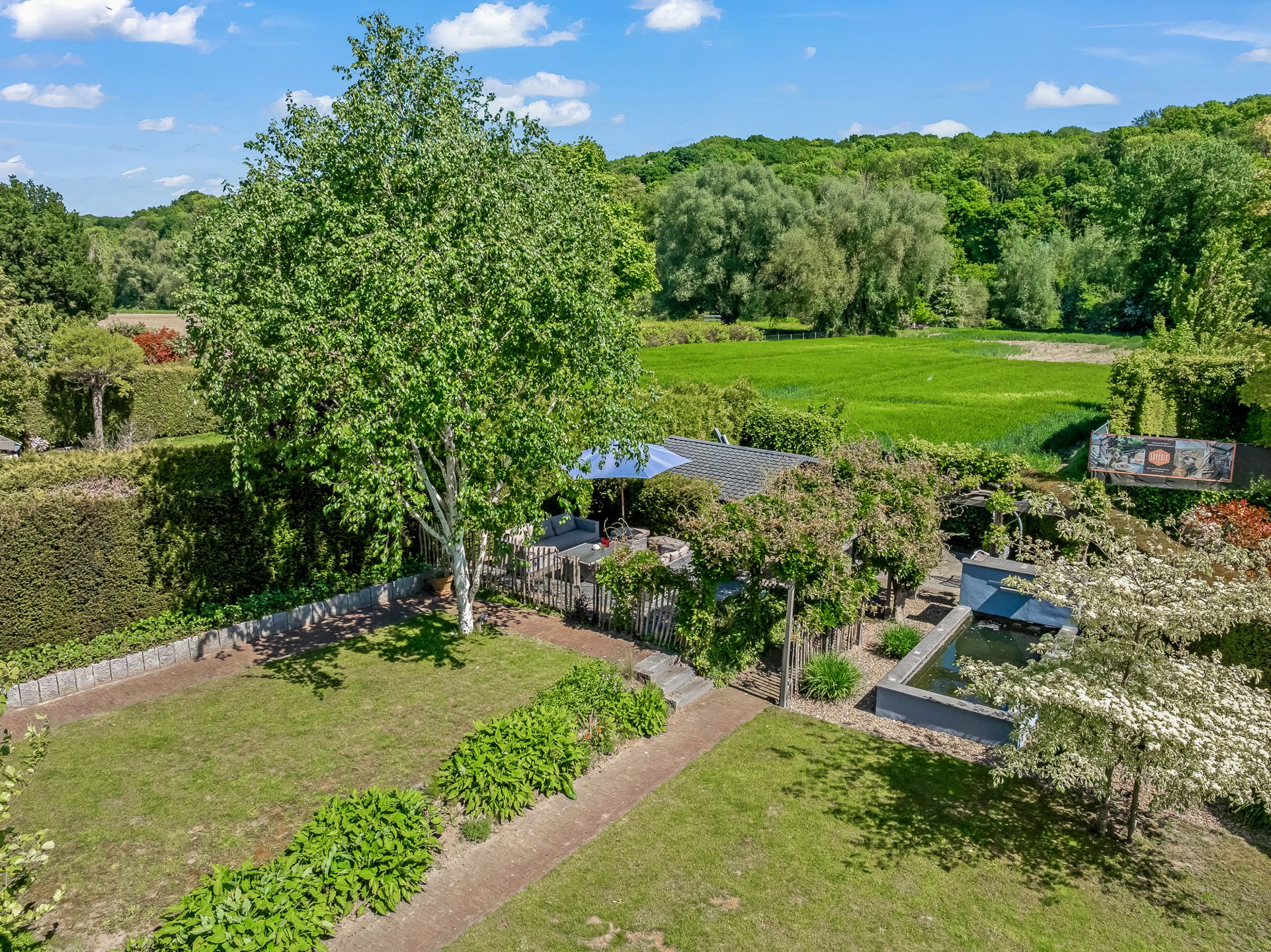 Instapklare woning met tuingerichte aanbouw foto 40