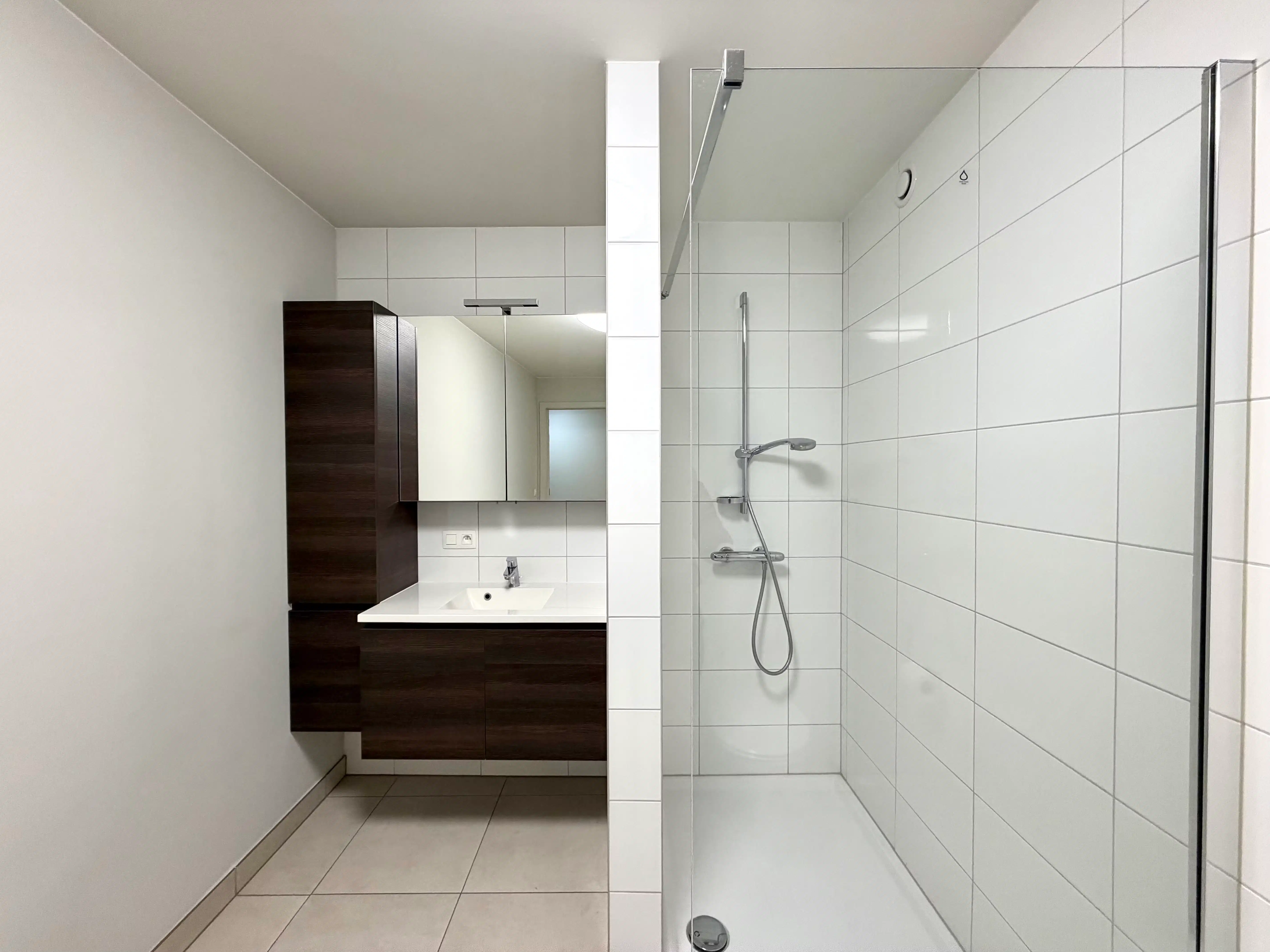 Gelijkvloers tweeslaapkamer-appartement te Wondelgem foto 7