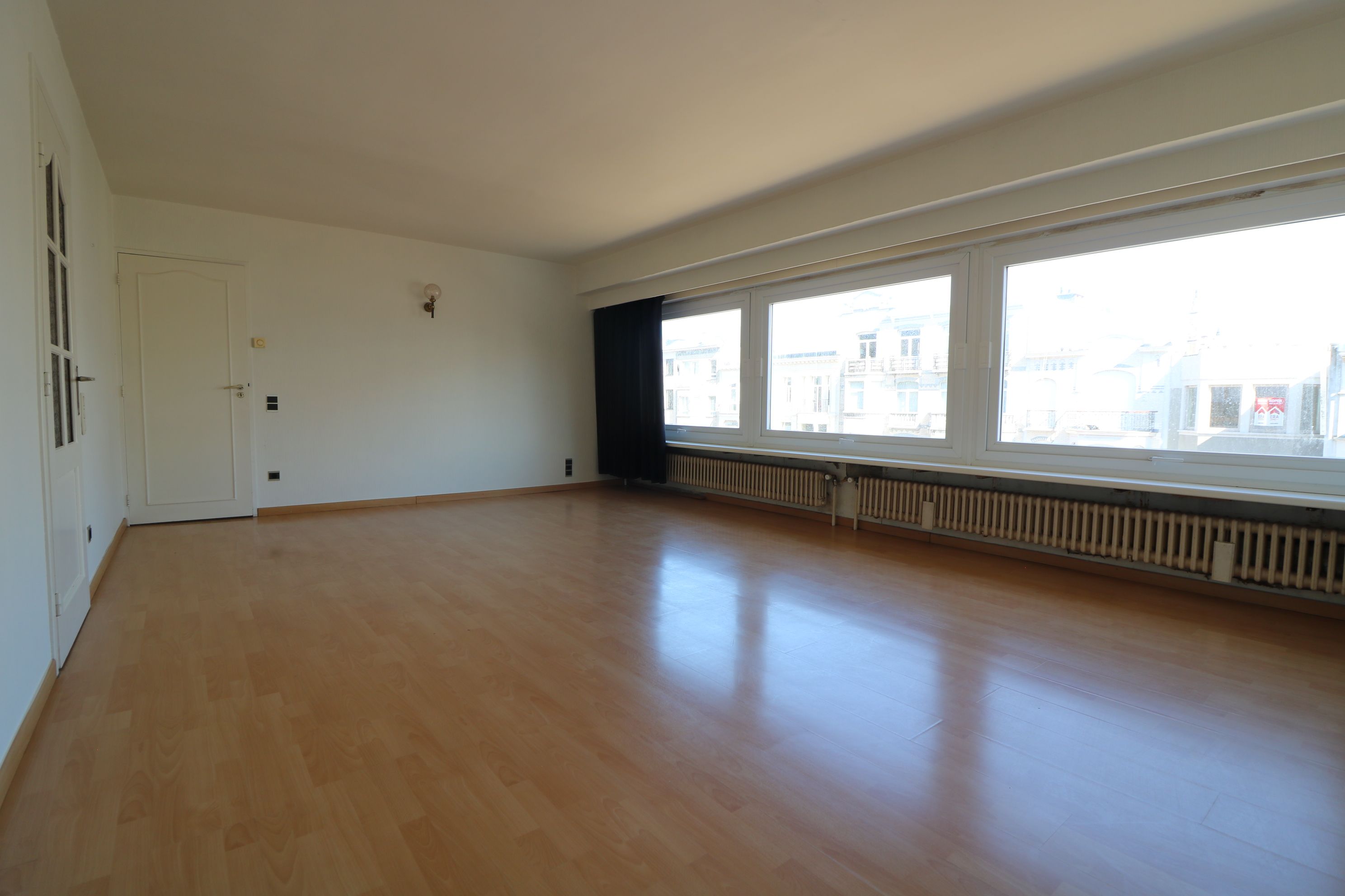 Ruim 2-slaapkamerappartement, op wandelafstand van het centrum.  foto 2