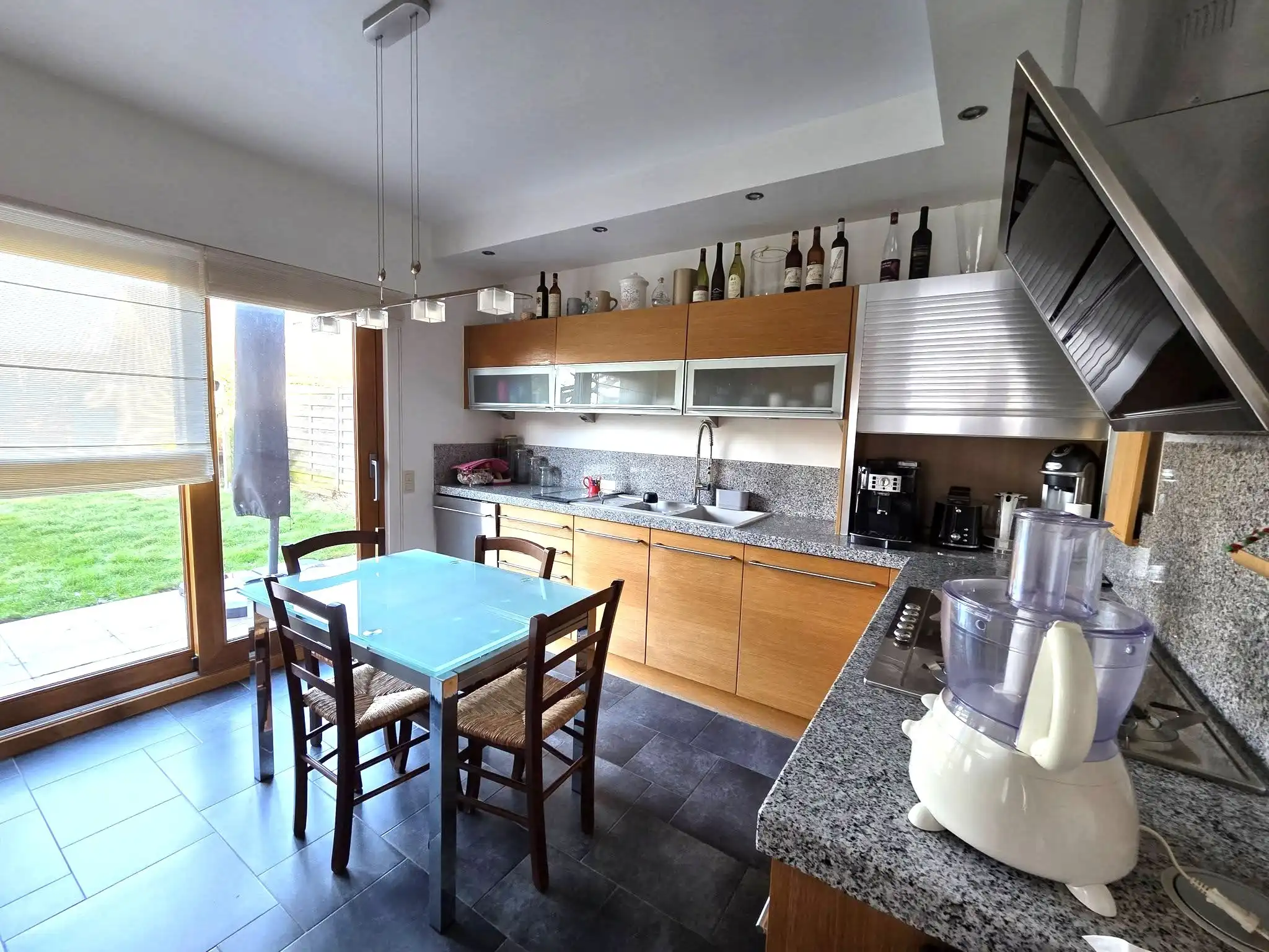 Schitterende 3-gevelwoning met 4 slaapkamers en 2 badkamers. foto 9