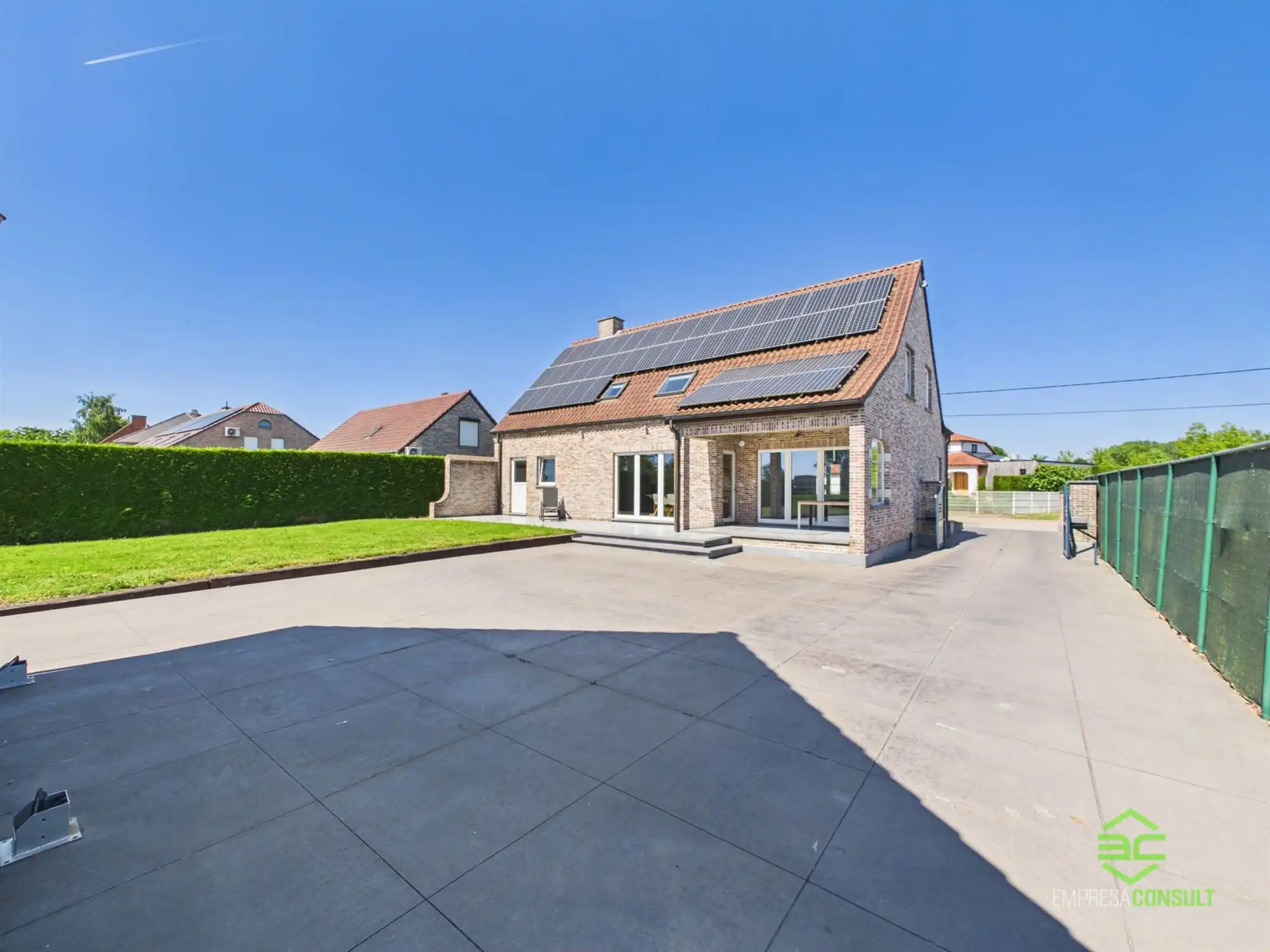 Ruime woning met 4/5 slpk en dubbele garage op 12a 50ca! foto 28