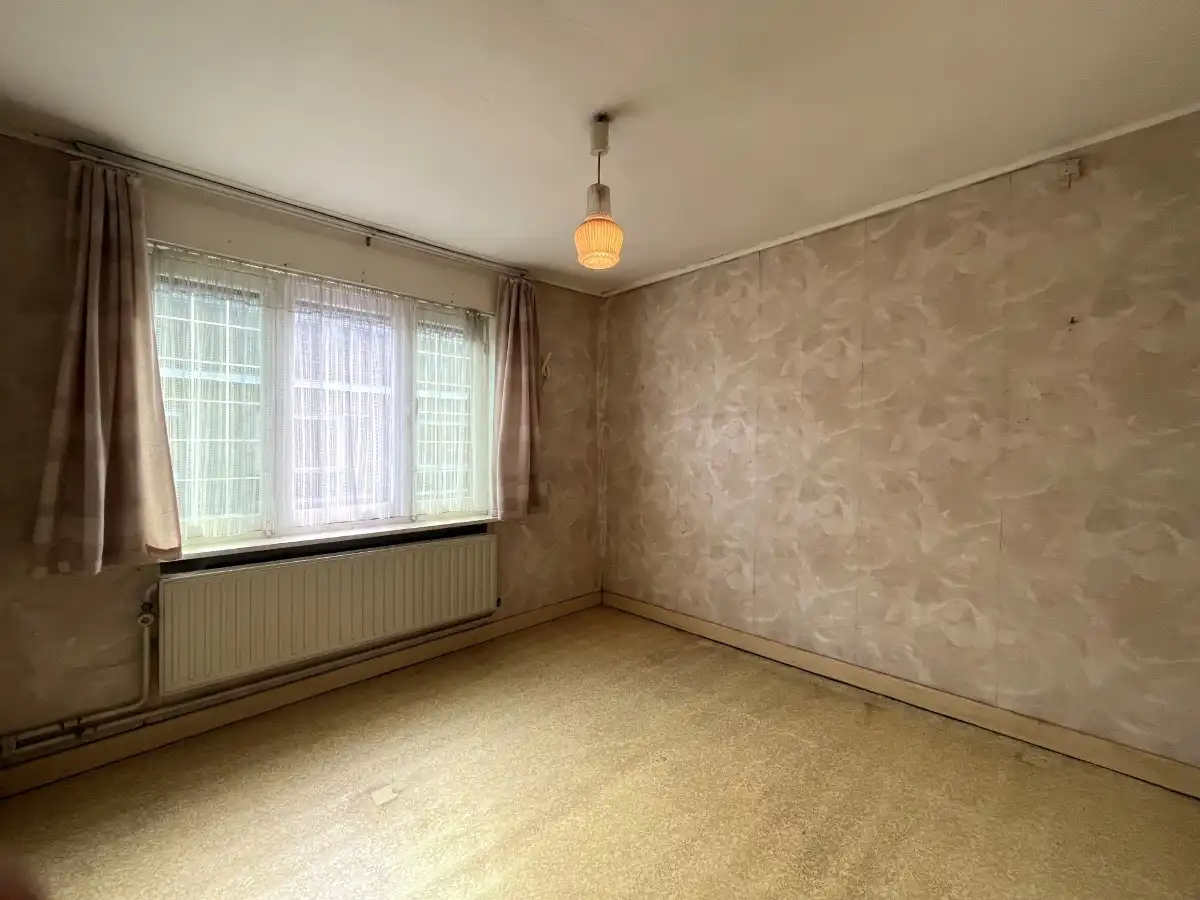 Ledegem – Te renoveren woning op ruim perceel met uitweg achteraan foto 8
