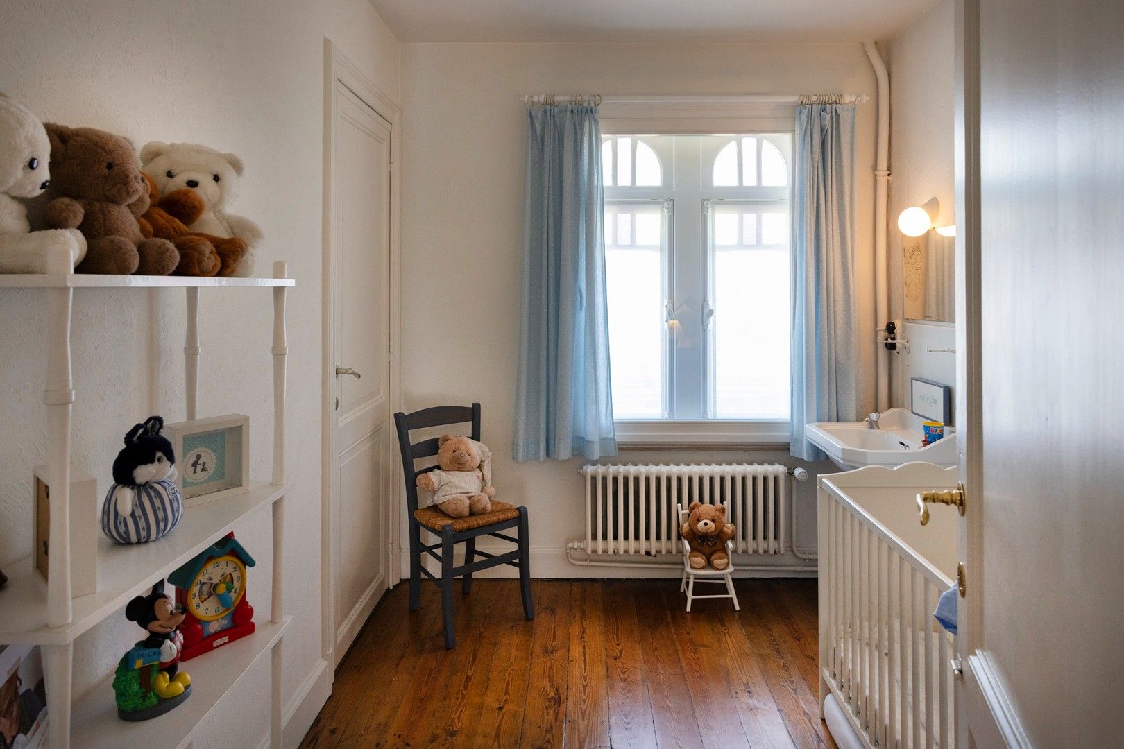 Zeer goed onderhouden monumentale burgerwoning met tuin. foto 16