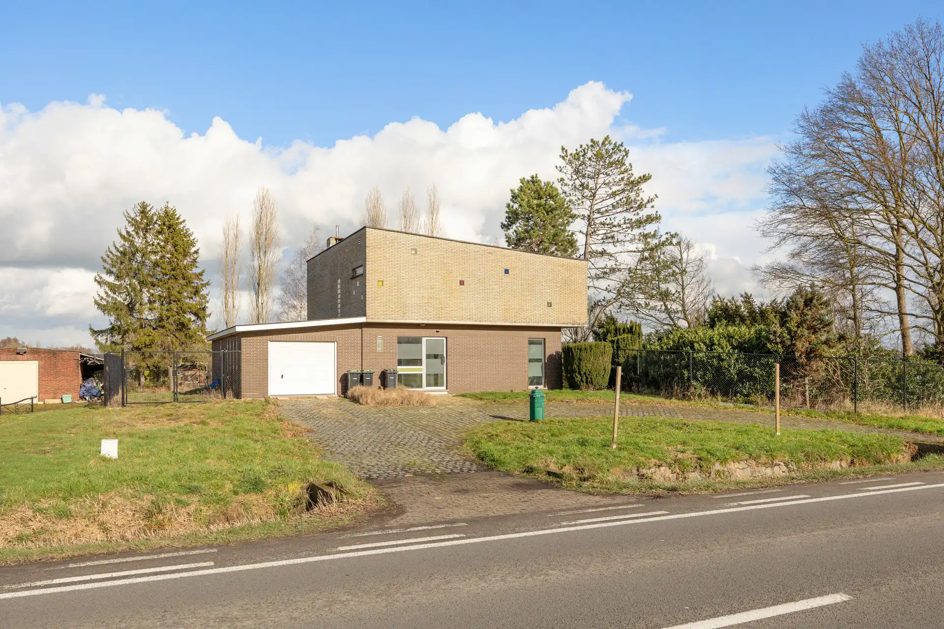 Karaktervolle jaren ’60 woning op een riant perceel foto 3