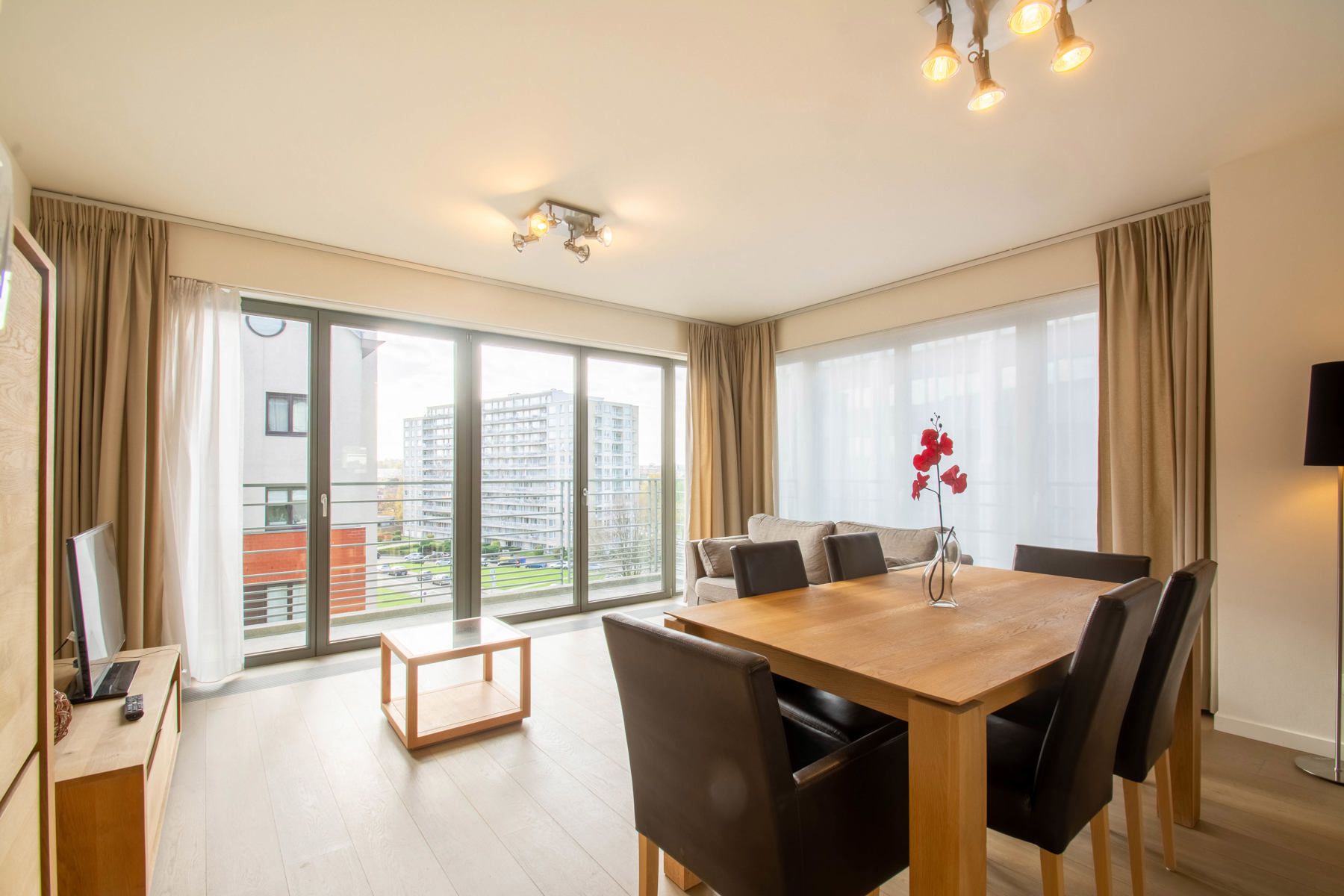 Mooi gemeubeld app - 3 Kamers + Terras! (NAVO area)  foto 3