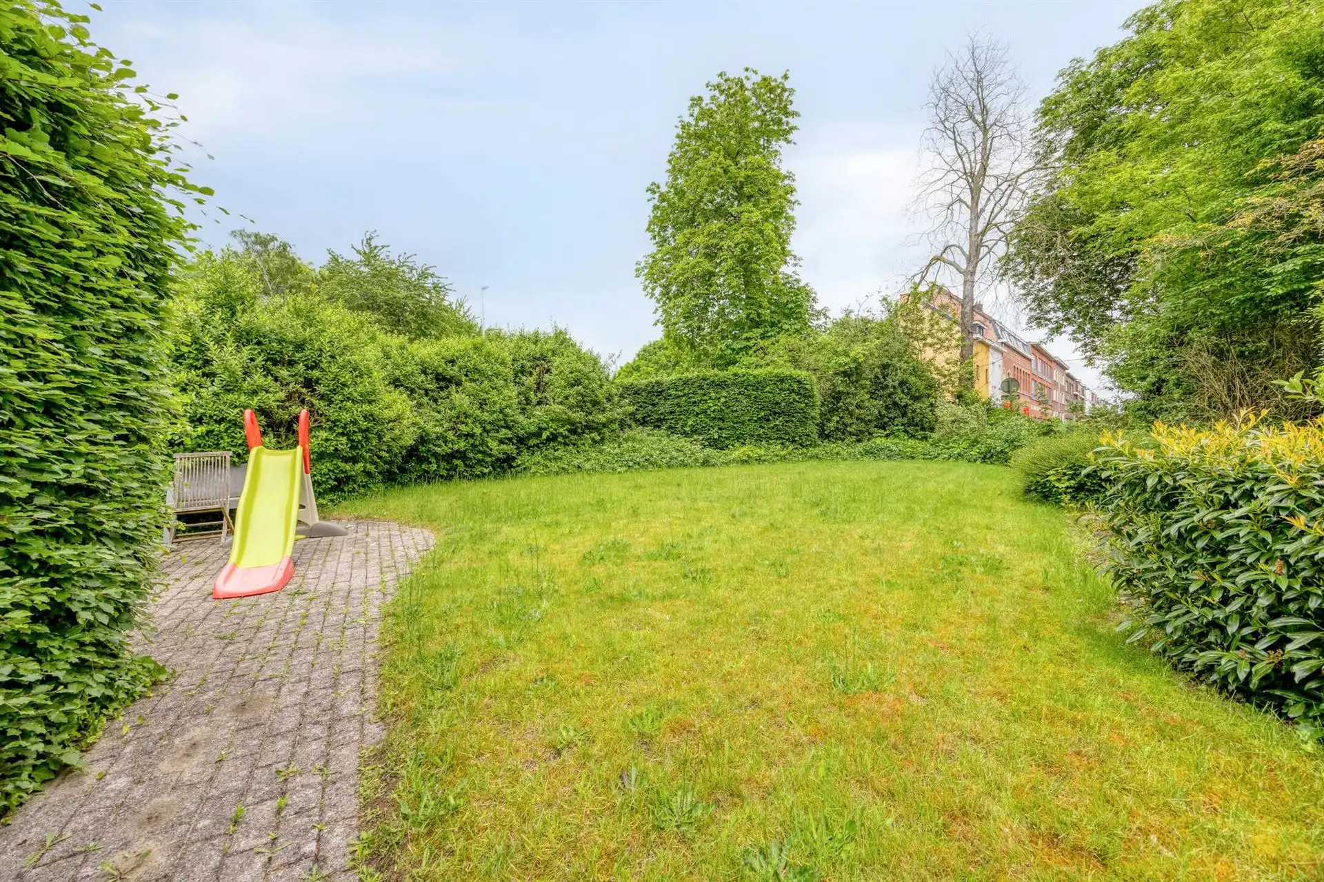 Instapklaar appartement met 2 slaapkamers. foto 24
