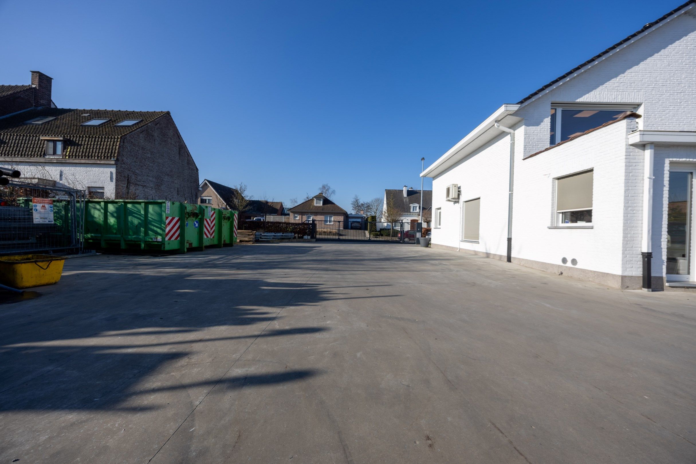 KMO GEBOUW OP 2890 M² foto 21