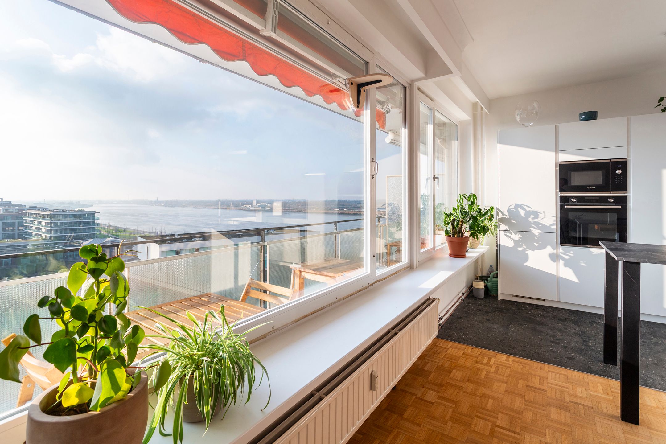 Lichtrijk appartement ca 88 m² op het Zuid met waterzicht  foto 3