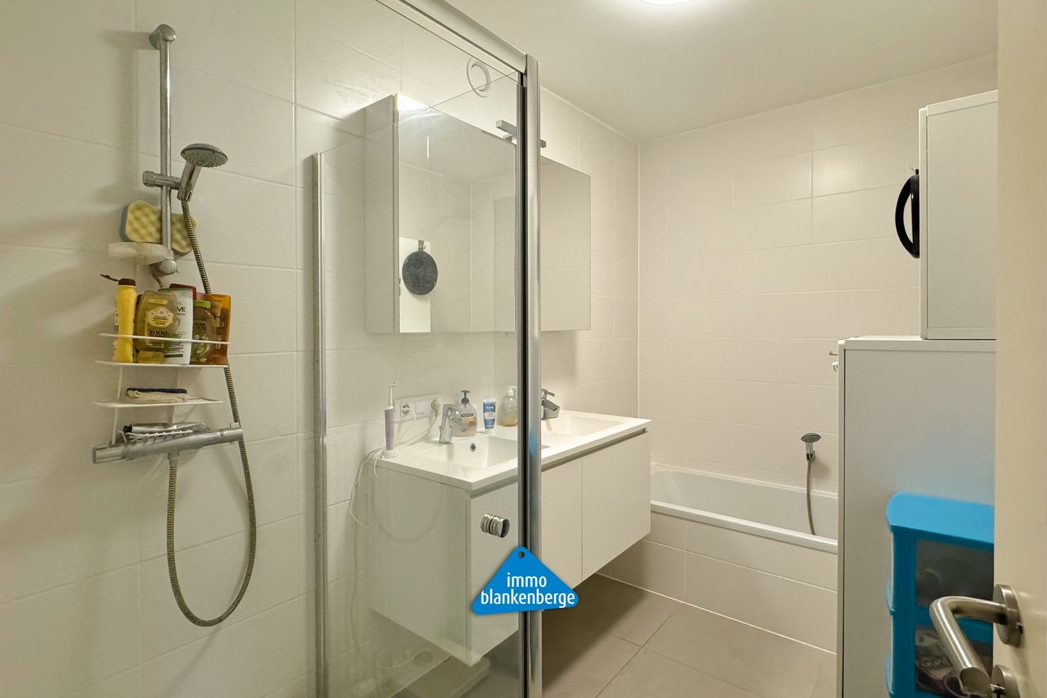 Ruim en modern appartement met twee slaapkamers foto 9