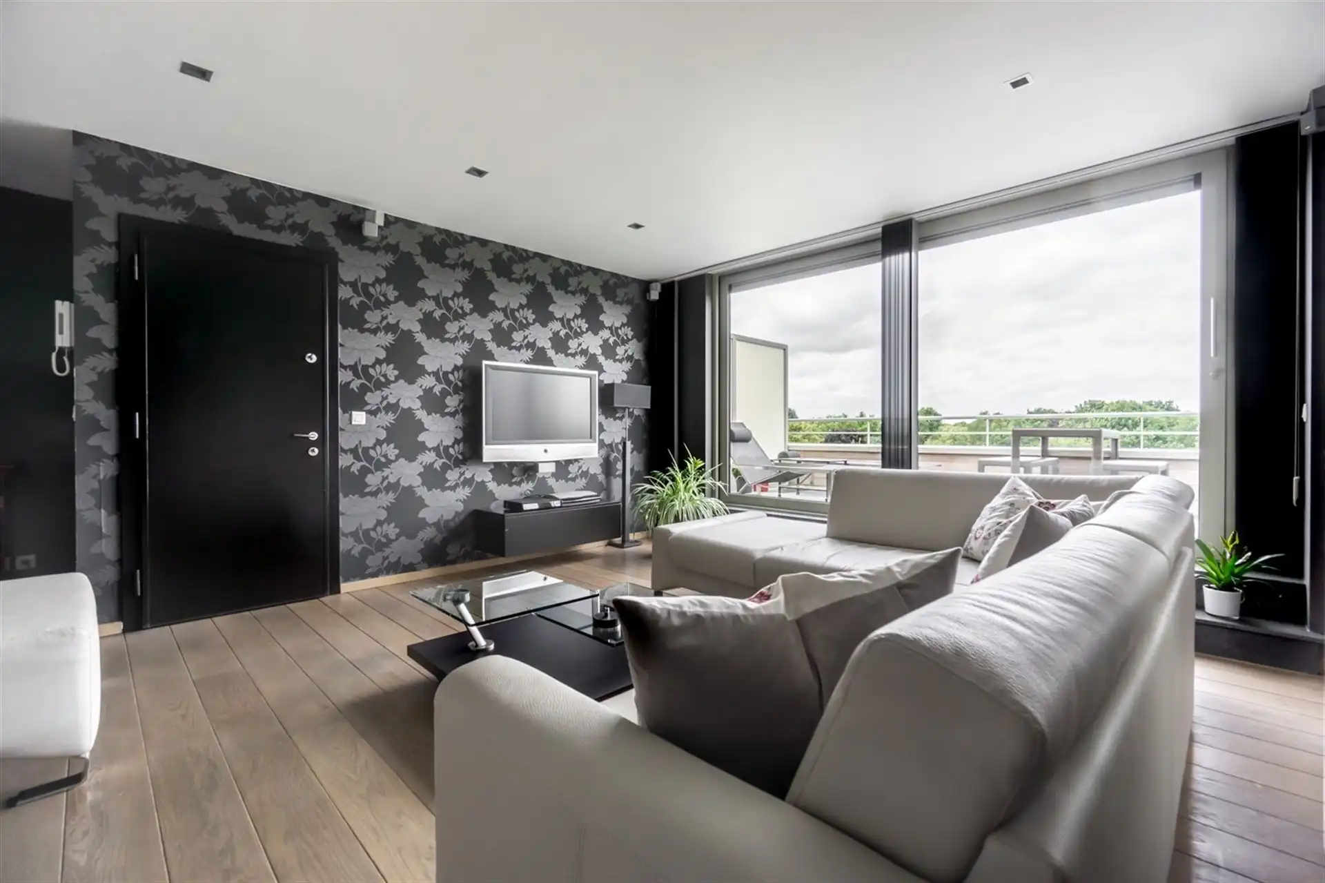 Lichtrijk dakappartement met 2 slpks, terras en garage (+€29.000) foto 7