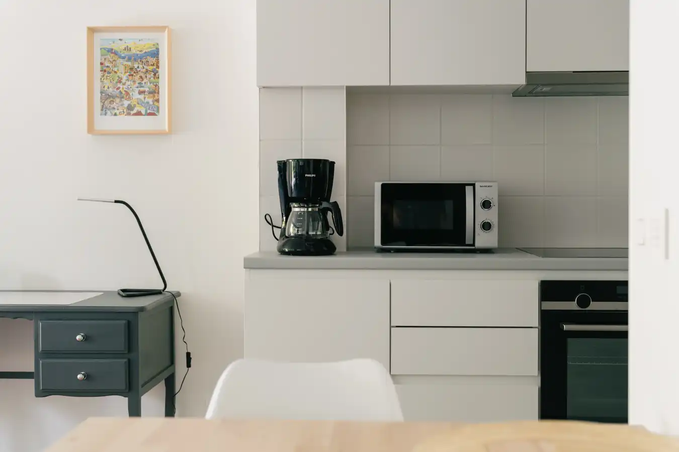 Gemeubelde studio met groene tuin op het Zuid foto 2