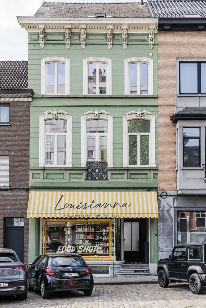 Buitengewoon royaal herenhuis centrum Gent met verwarmd buitenzwembad. foto 19