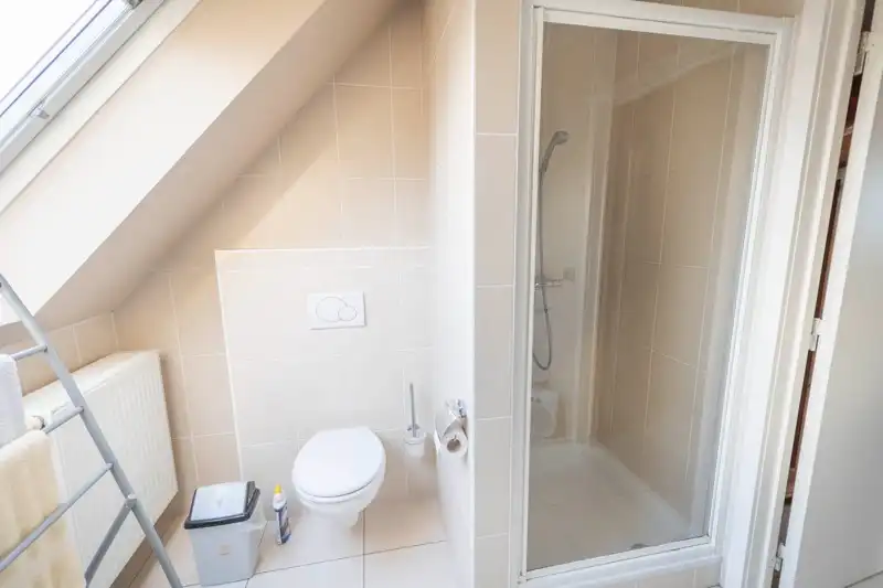 Instapklaar 1 slaapkamer appartement TE HUUR op topligging in Waregem 🏡✨ foto 6