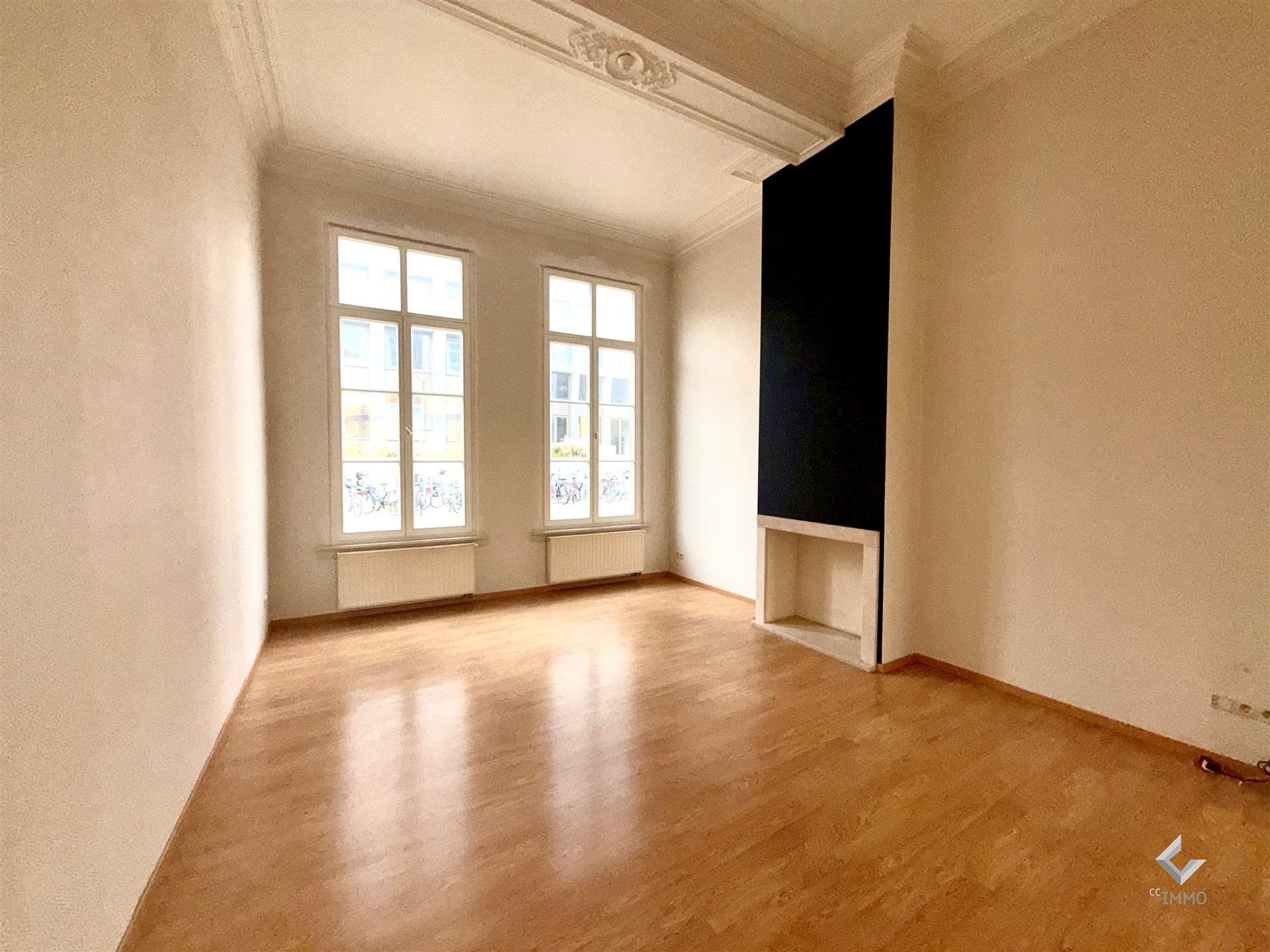 Prachtig gelijksvloers duplex appartement met koer! foto 4