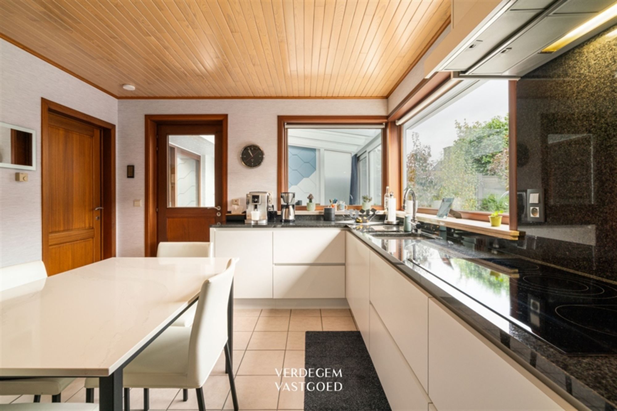 Instapklare gezinswoning met 3+1 slaapkamers op toplocatie in Mariakerke foto 8