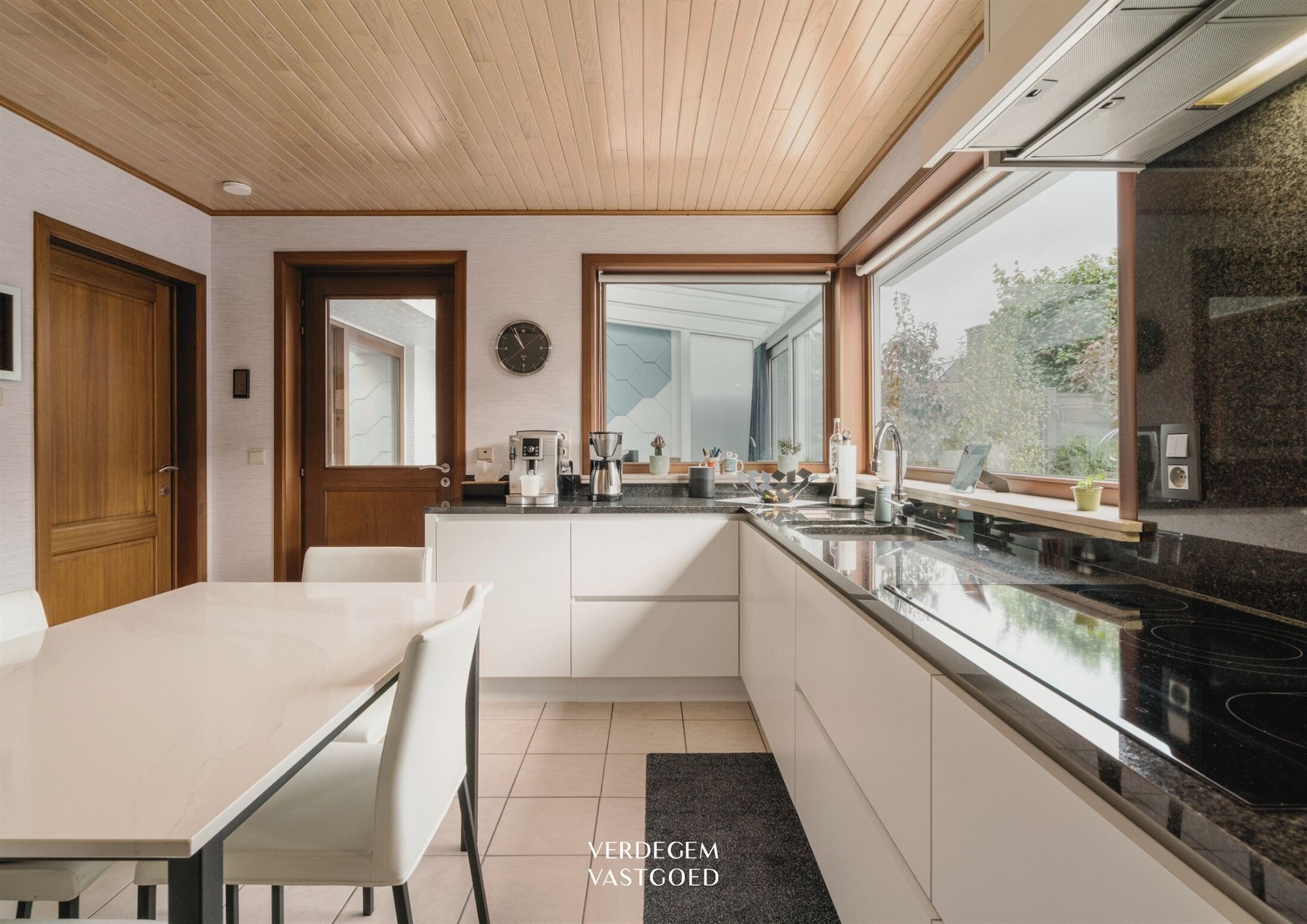 Instapklare gezinswoning met 3+1 slaapkamers op toplocatie in Mariakerke foto 8