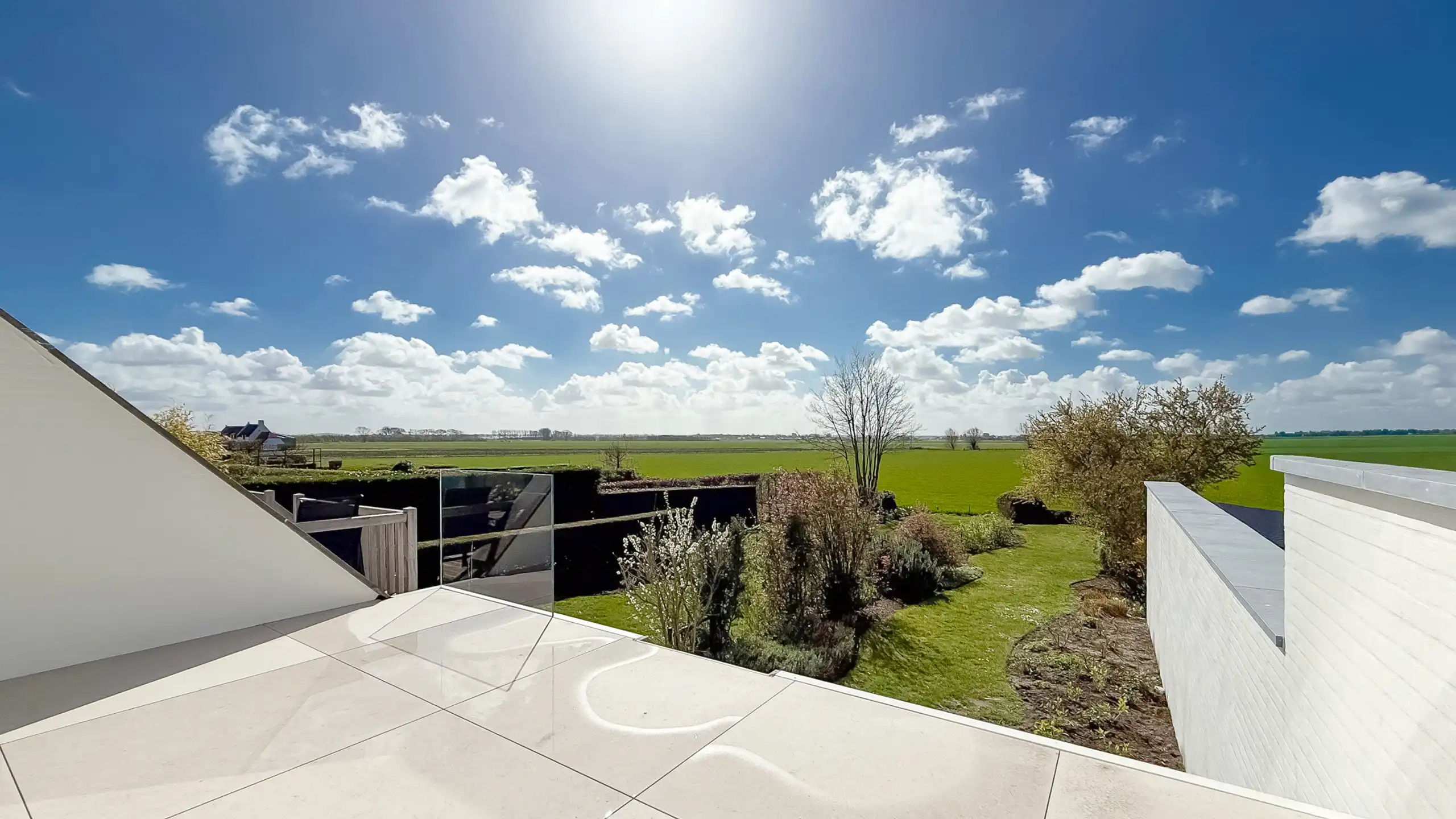 Exclusieve townhouse - panoramische zichten over de polders foto {{pictureIndex}}