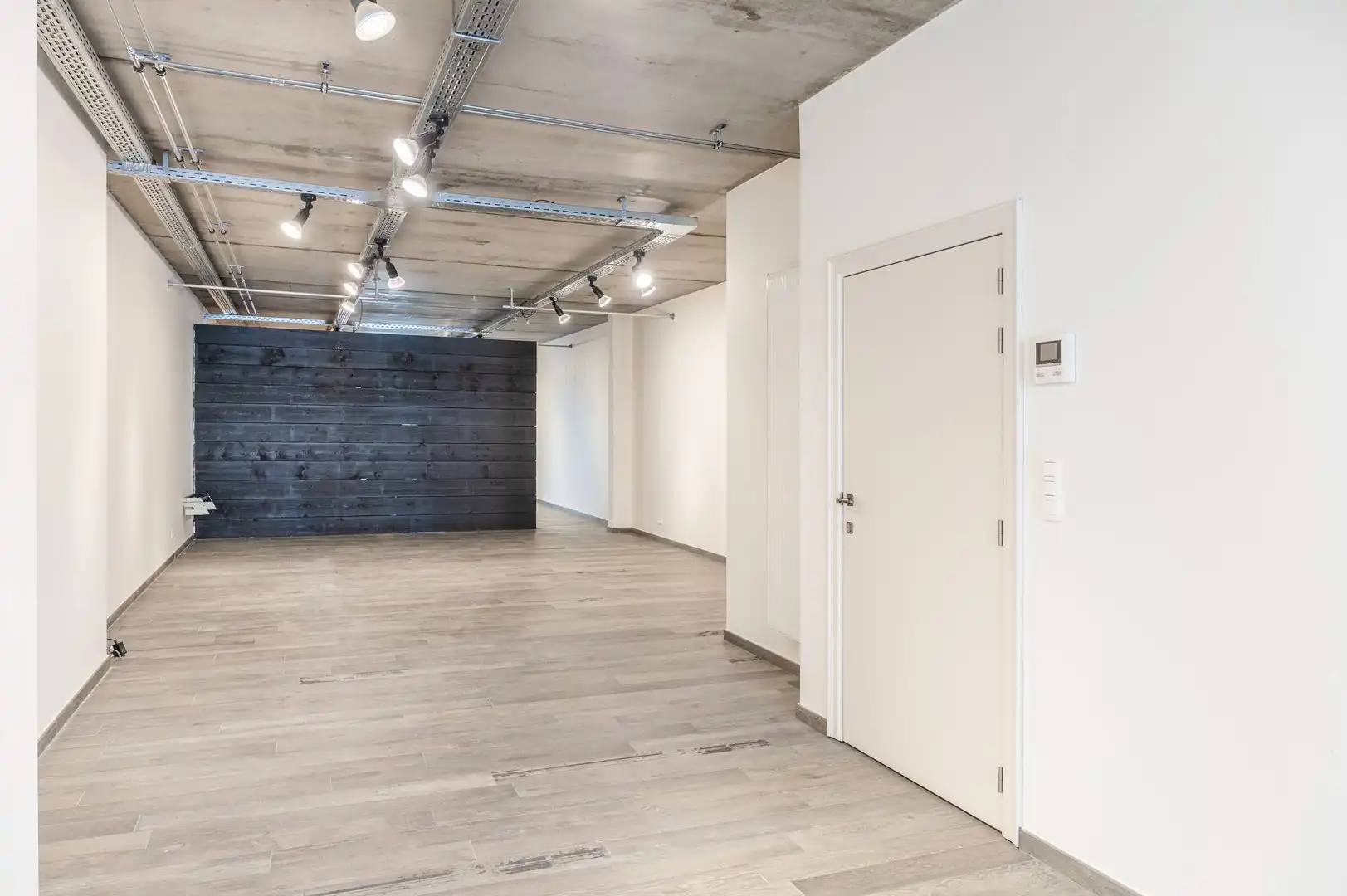 Handelspand in het hart van Bornem foto 3