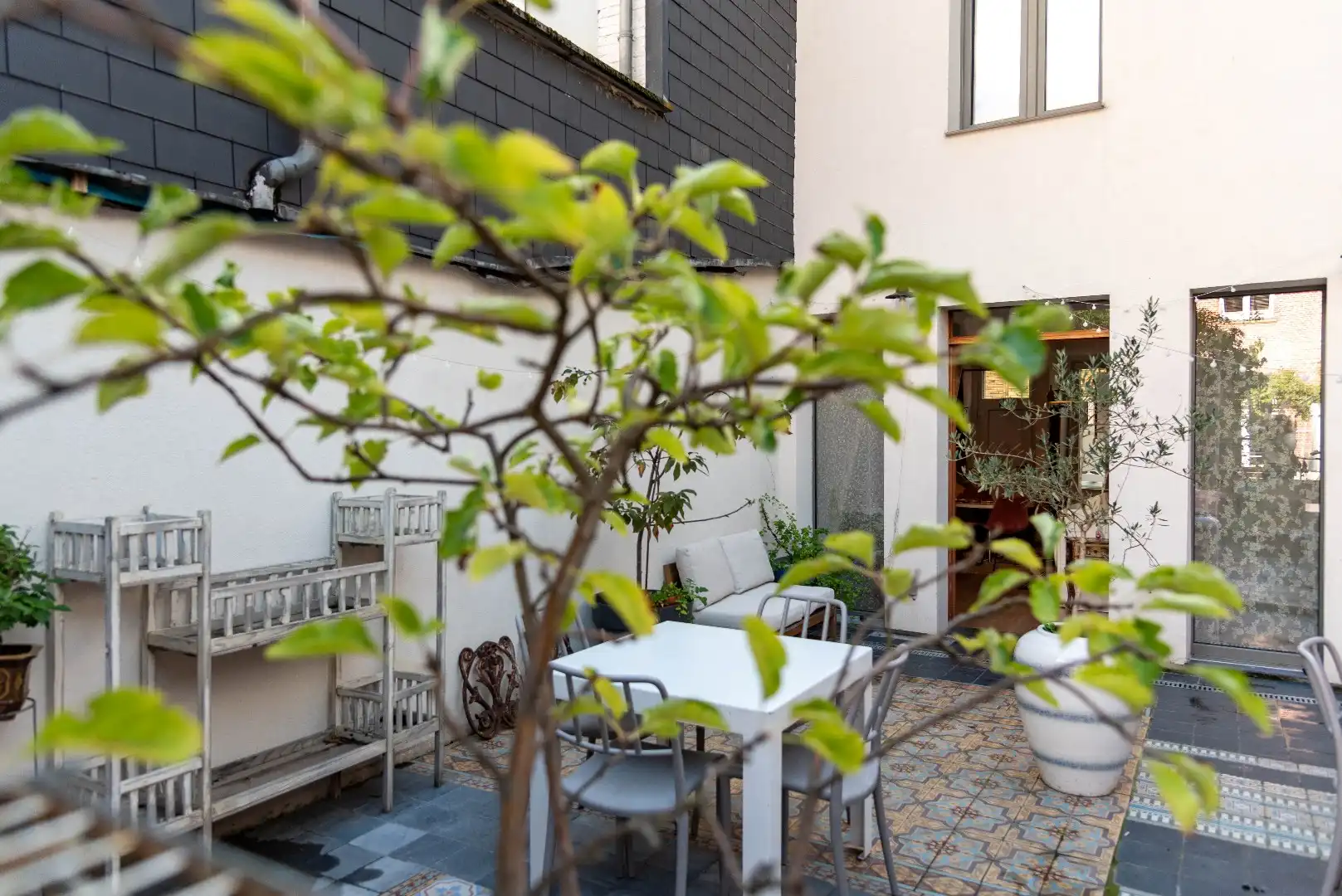 Charmante woning met 2 slaapkamers en stadstuin foto 11