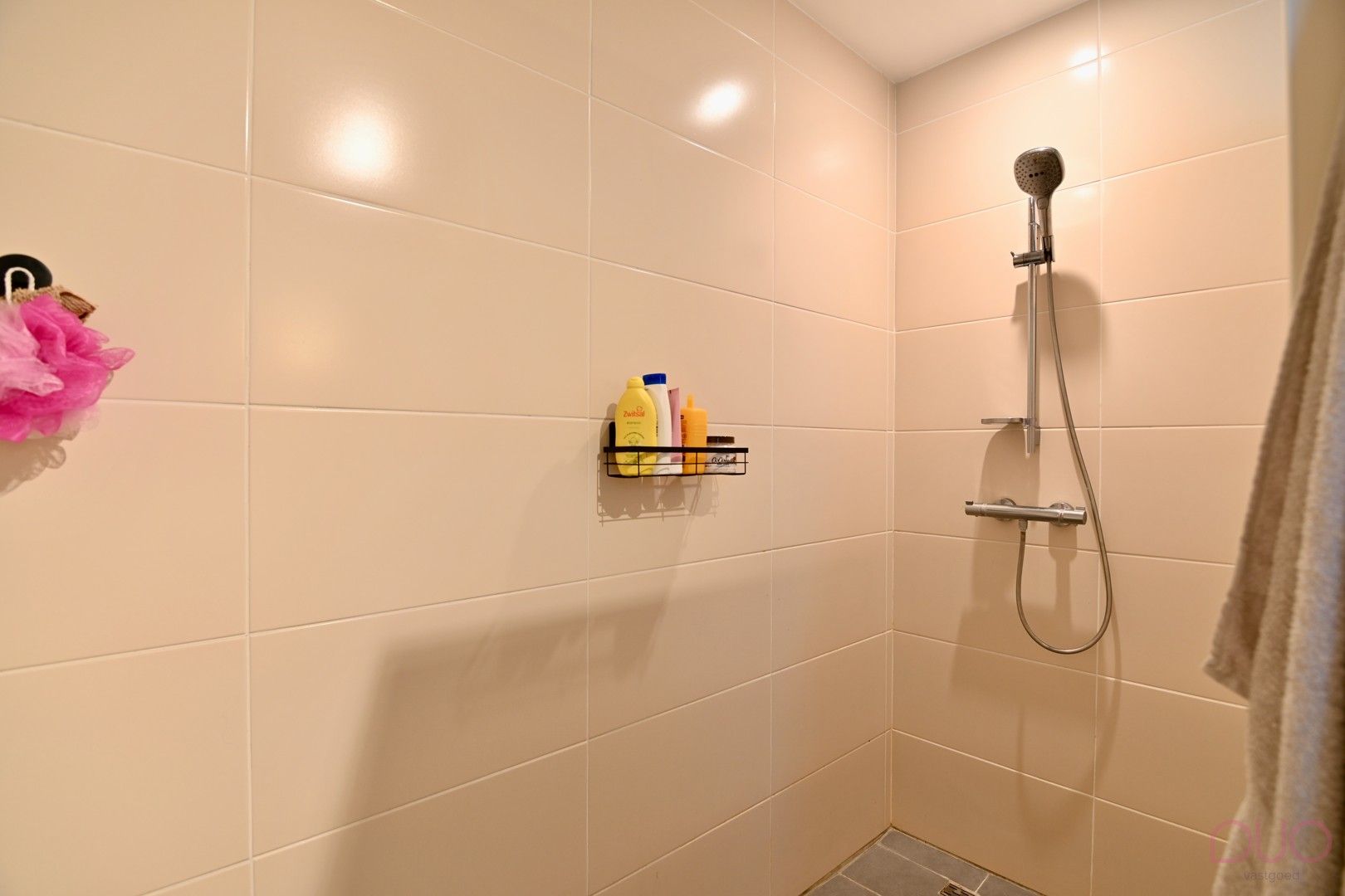 Knappe instapklare villawoning met vijf slaapkamers, verwarmd zwembad op 21a59ca foto 27