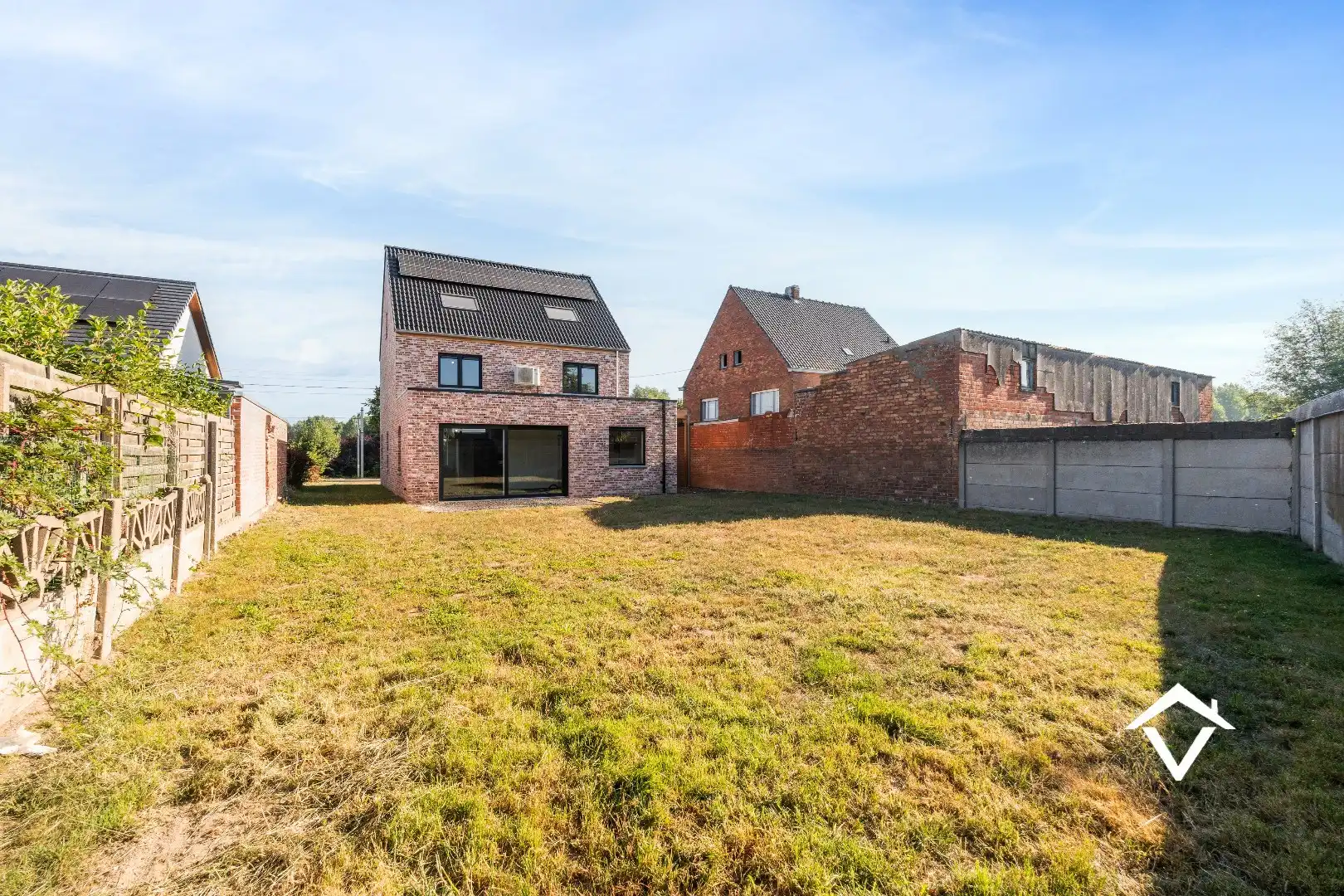 Ruime, energiezuinige gezinswoning met 6 slaapkamers, carport en zuidgerichte tuin foto 27