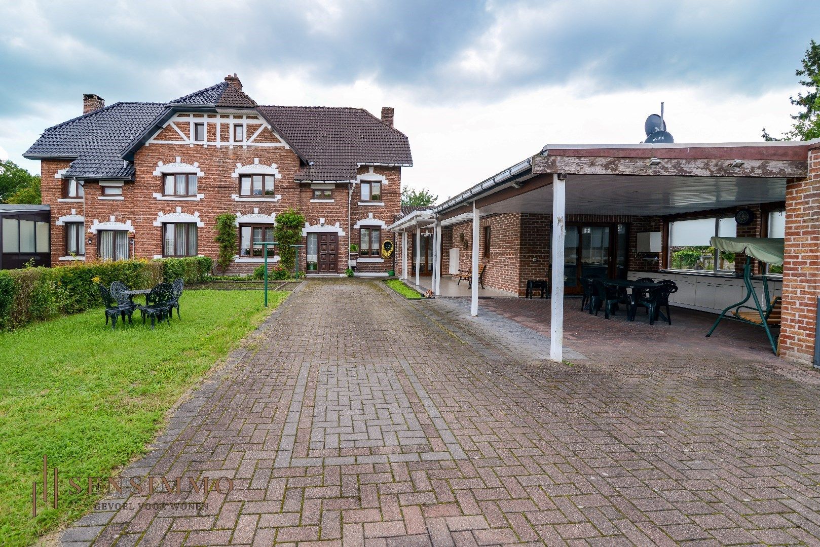 Betoverende halfopen woning in historische Eisden-Tuinwijk foto 3