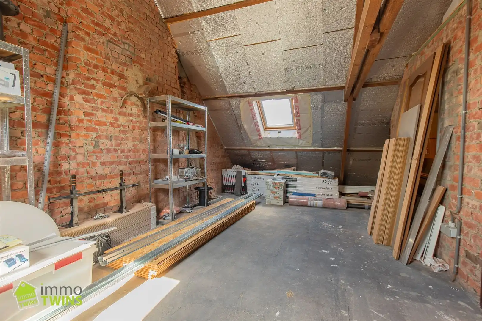 Ruime, energiezuinige gezinswoning met 275 m² bewoonbare oppervlakte, prachtige tuin en tal van extra's in Dendermonde (Oudegem) foto 35