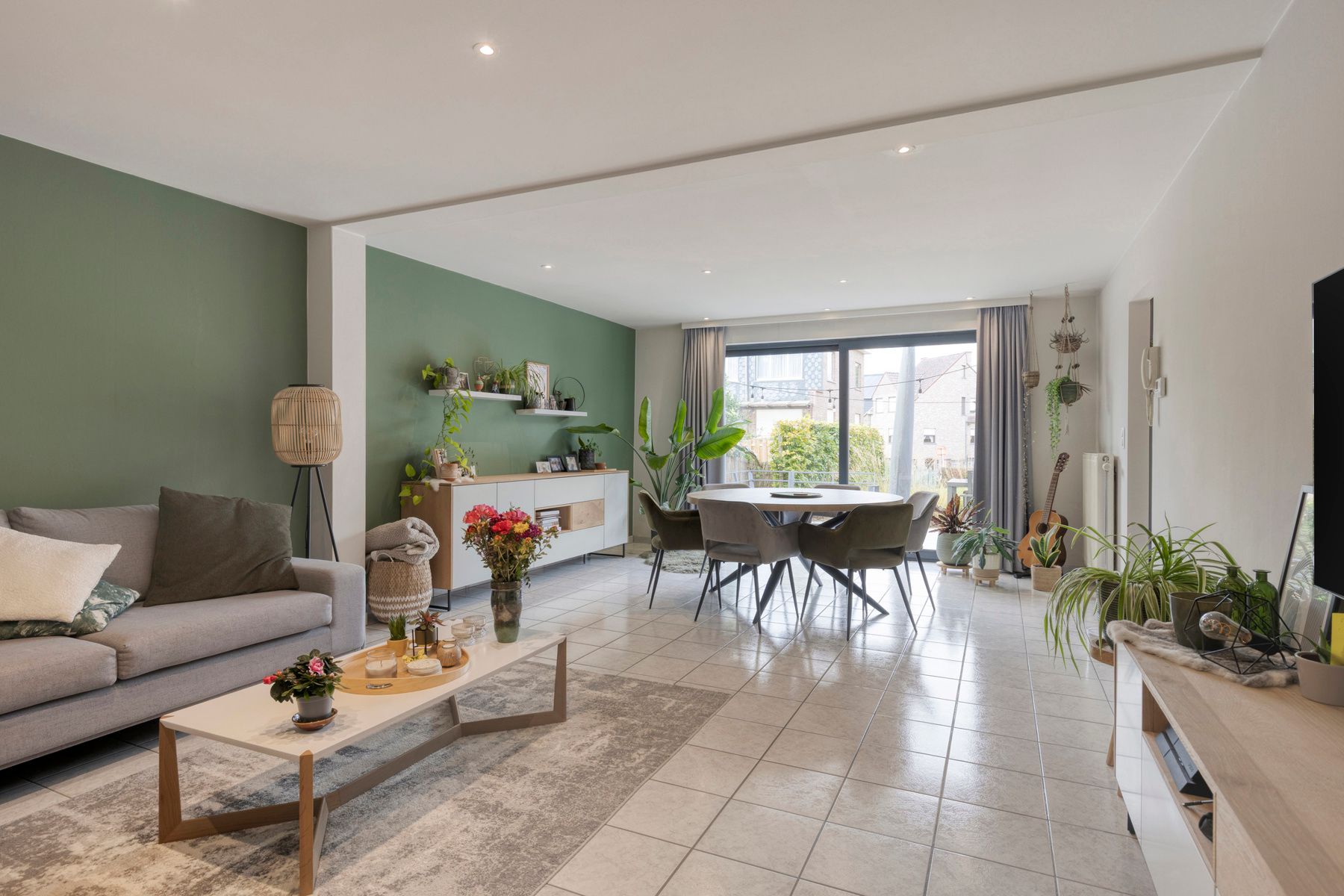 Eenslaapkamerappartement op gelijkvloers met ruime tuin foto {{pictureIndex}}