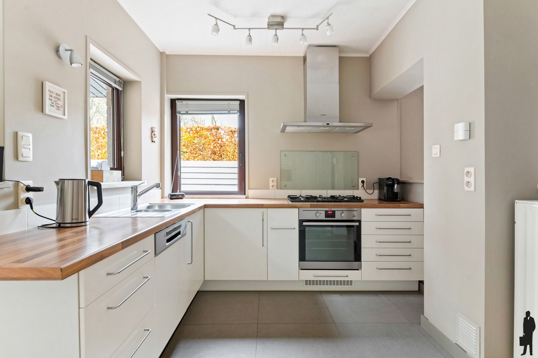 HOB met 4 slpks, bureau en prachtige tuin in centrum Edegem foto 7