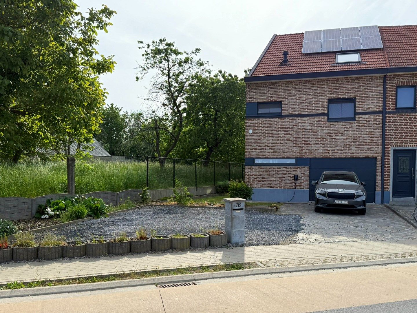 Ruime en lichtrijke woning met doordachte indeling en moderne afwerking foto {{pictureIndex}}