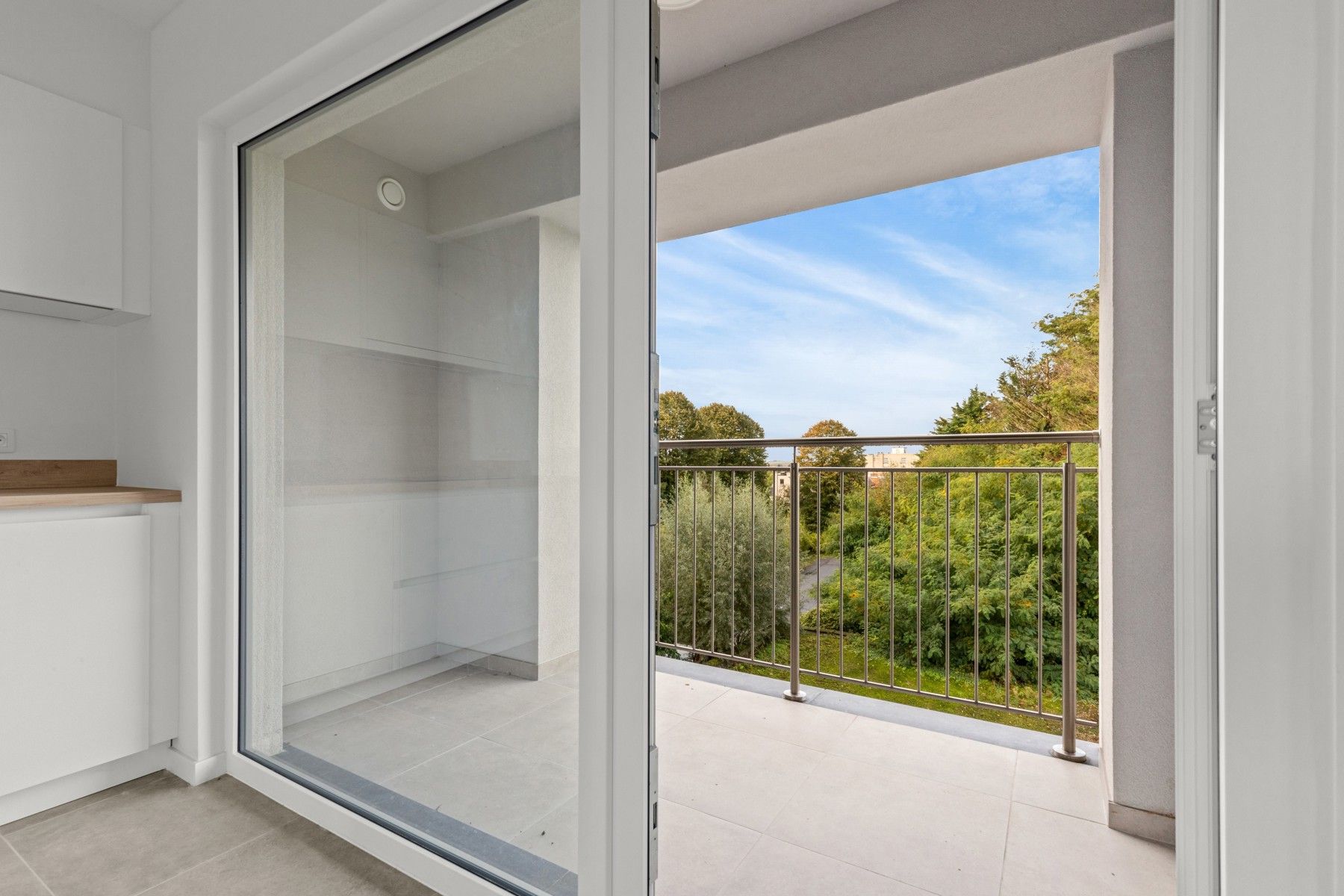 Volledig gerenoveerd appartement met dubbele garage in Ronse foto 4