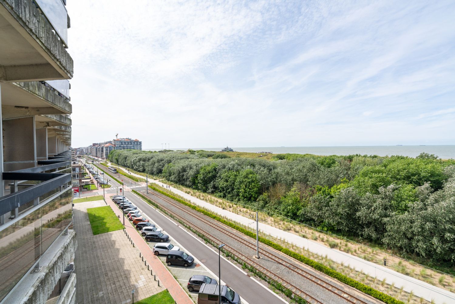 Prachtig doorlopend hoekappartement met zowel frontaal zeezicht als zicht op de polders foto 19