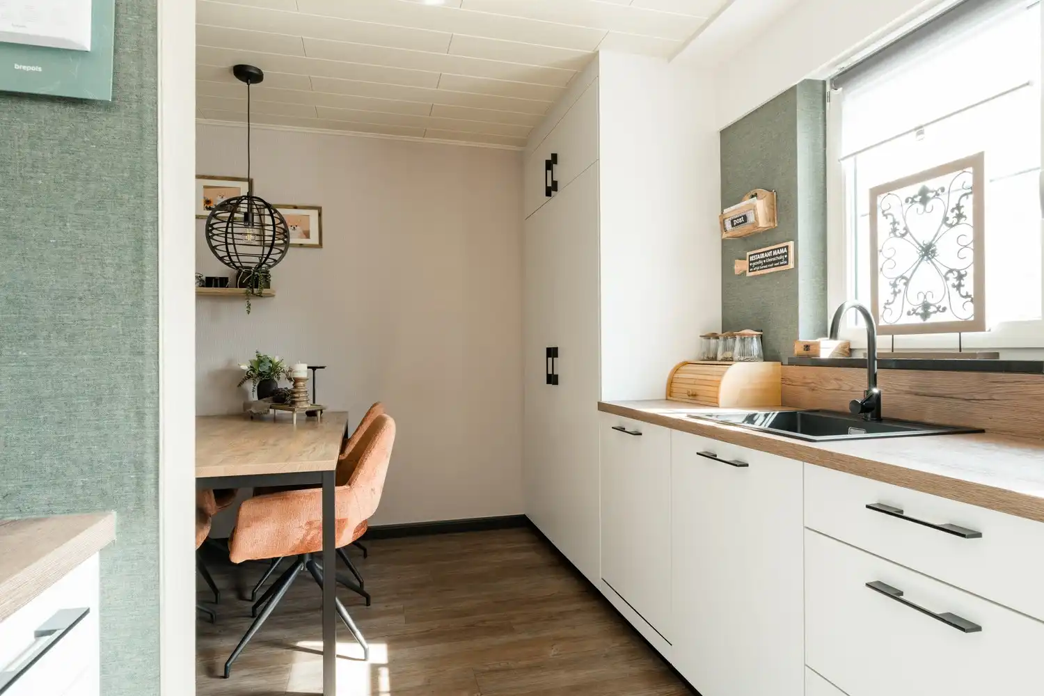 Zeer ruim appartement/stadswoning pal in het centrum van Pelt foto 15