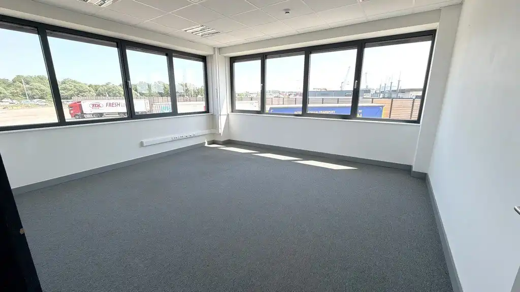 Opslagruimte te huur op logistieke site te Willebroek foto 9