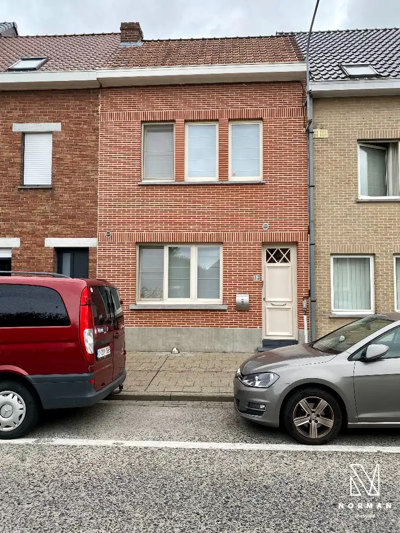 Instapklare woning met grote garage en uitweg in Harelbeke! foto 22