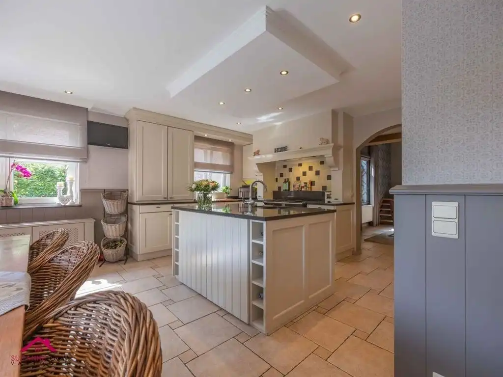 Hoogwaardig afgewerkte, landelijke villawoning foto 19