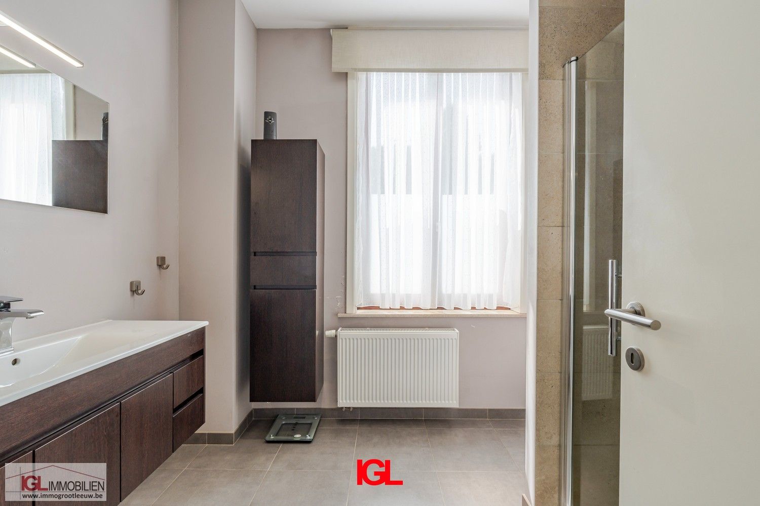 Volledig gerenoveerde woning met 2 slaapkamers foto 11