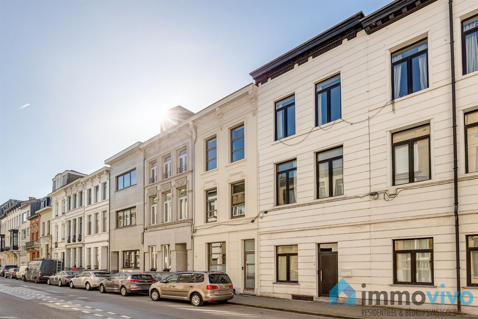 Gerenoveerd herenhuis op toplocatie! foto {{pictureIndex}}