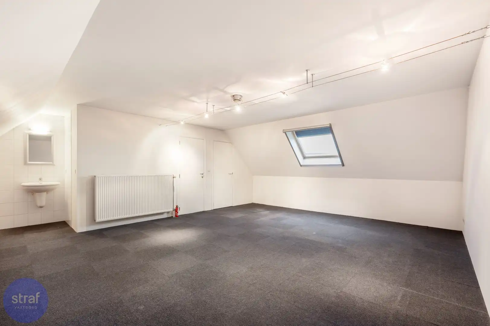 Prachtige woning met veel ruimte foto 18