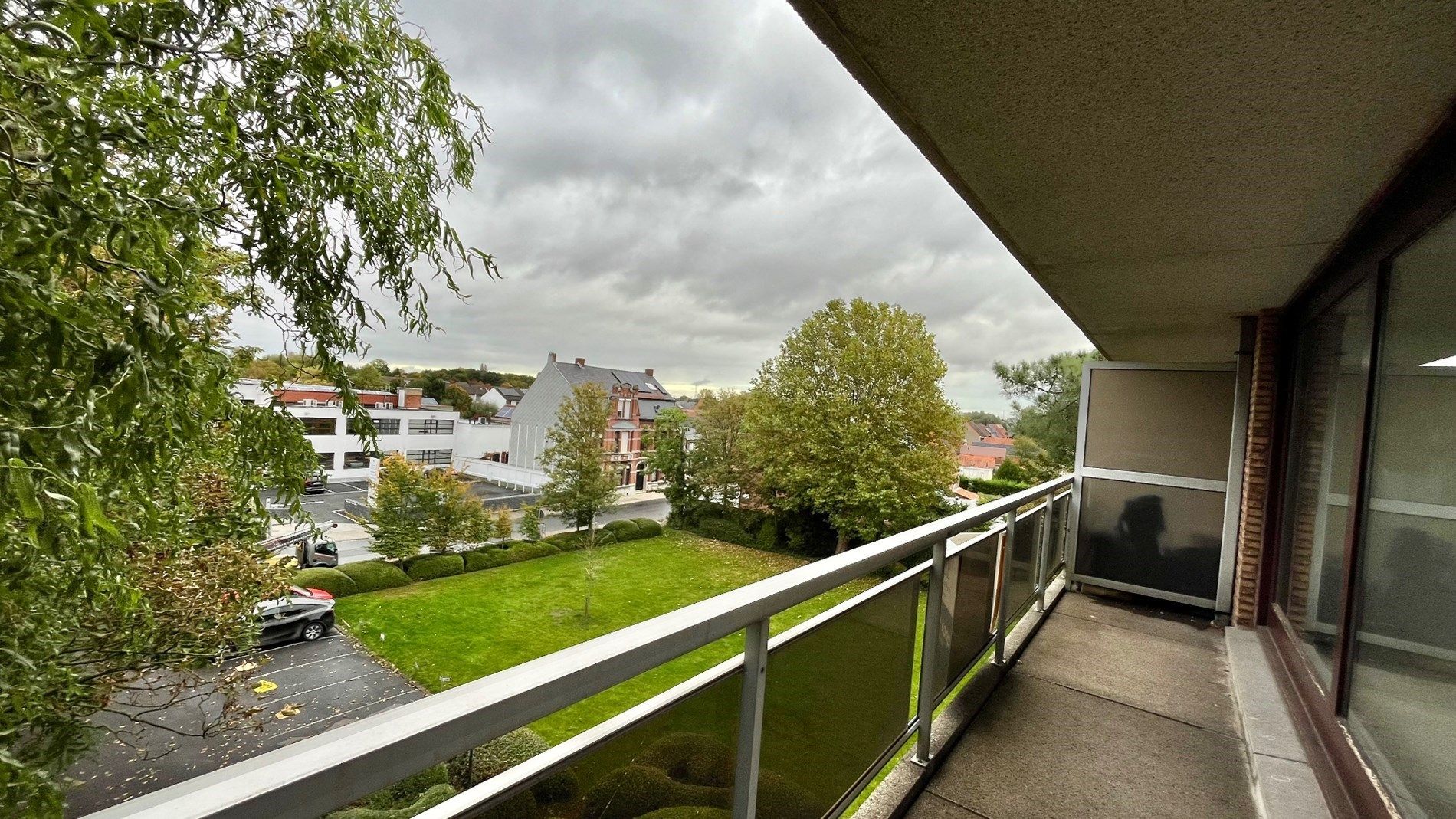 Groot appartement met terras, verzicht, staanplaats en 2 kamers foto 2